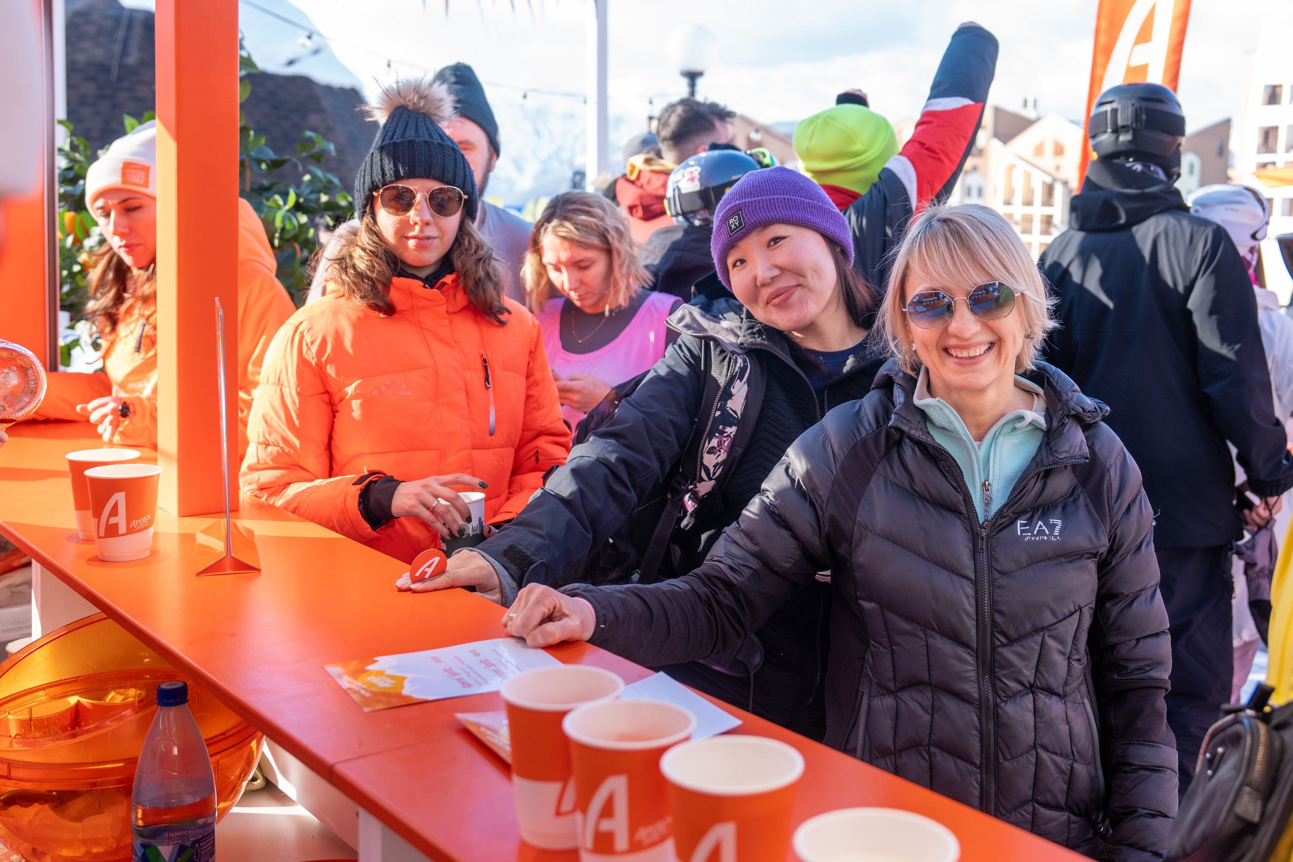 Фотоотчет партнерской интеграции Aperol Spritz на Роза Фест 2025. Репортажный фотограф в Красной Поляне и Сочи Павлюченко Екатерина