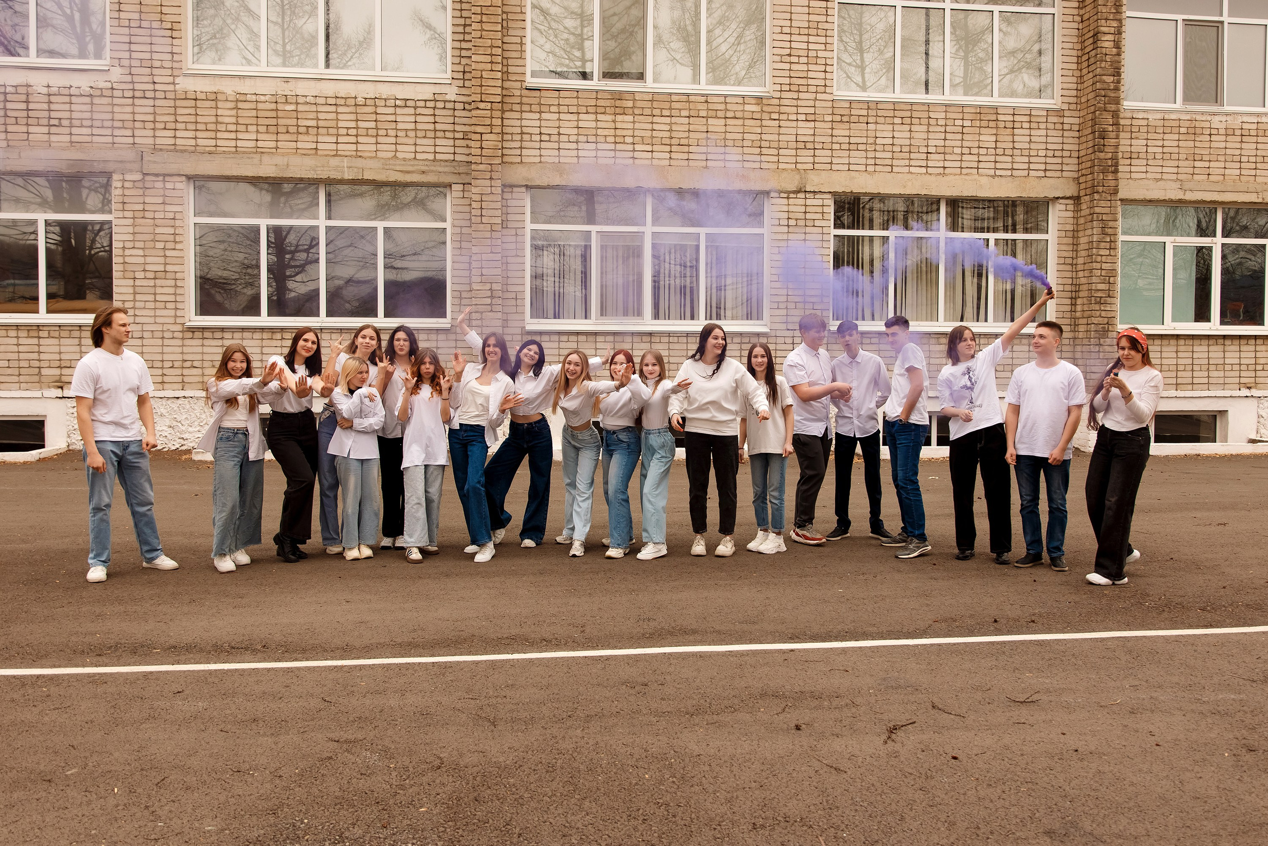 11 класс с. Барабаш. Фотограф Любовь Корниенко, Примоский край