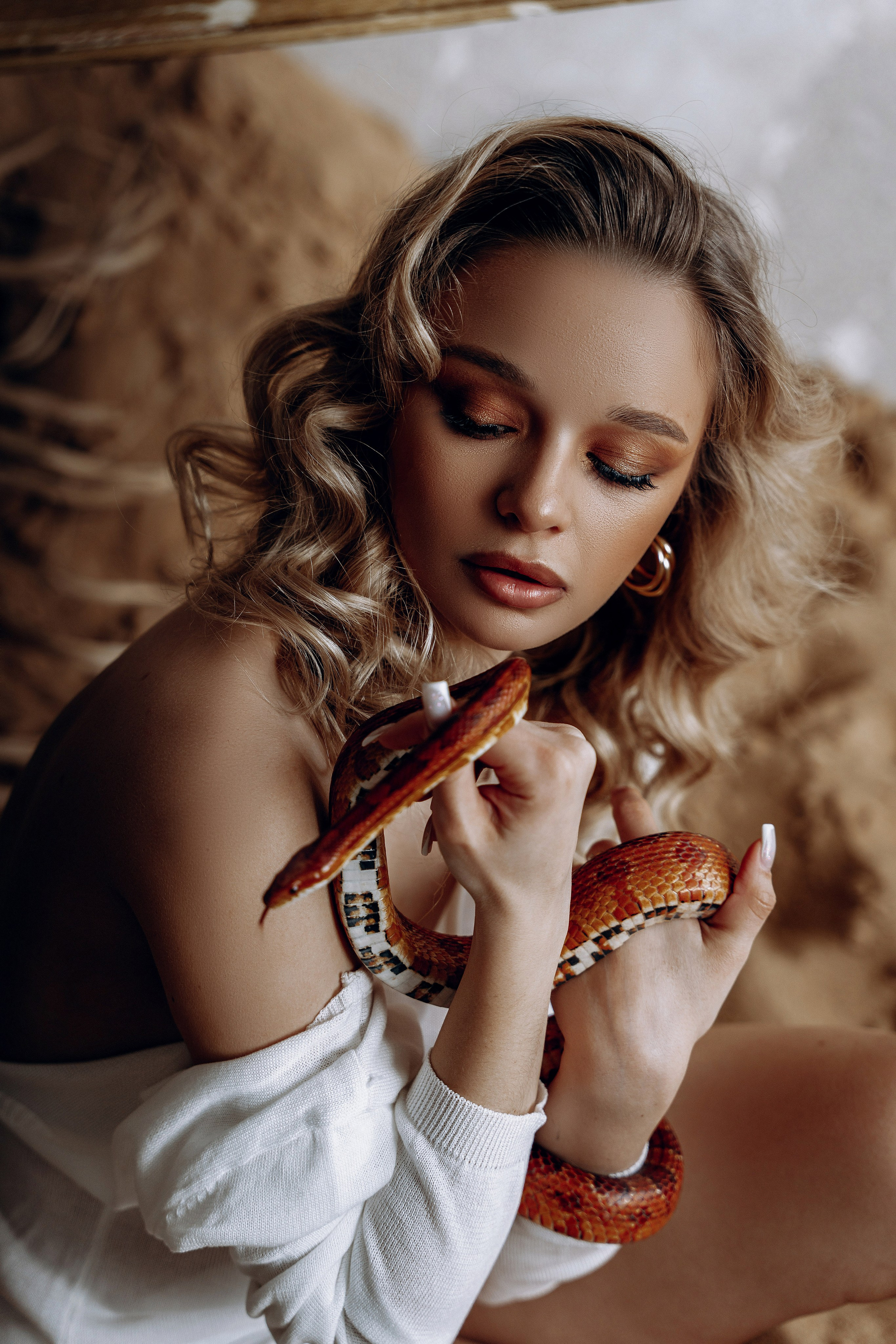 Аня — фотосессия со змеёй. Фотограф в Смоленске Ольга Давыдова