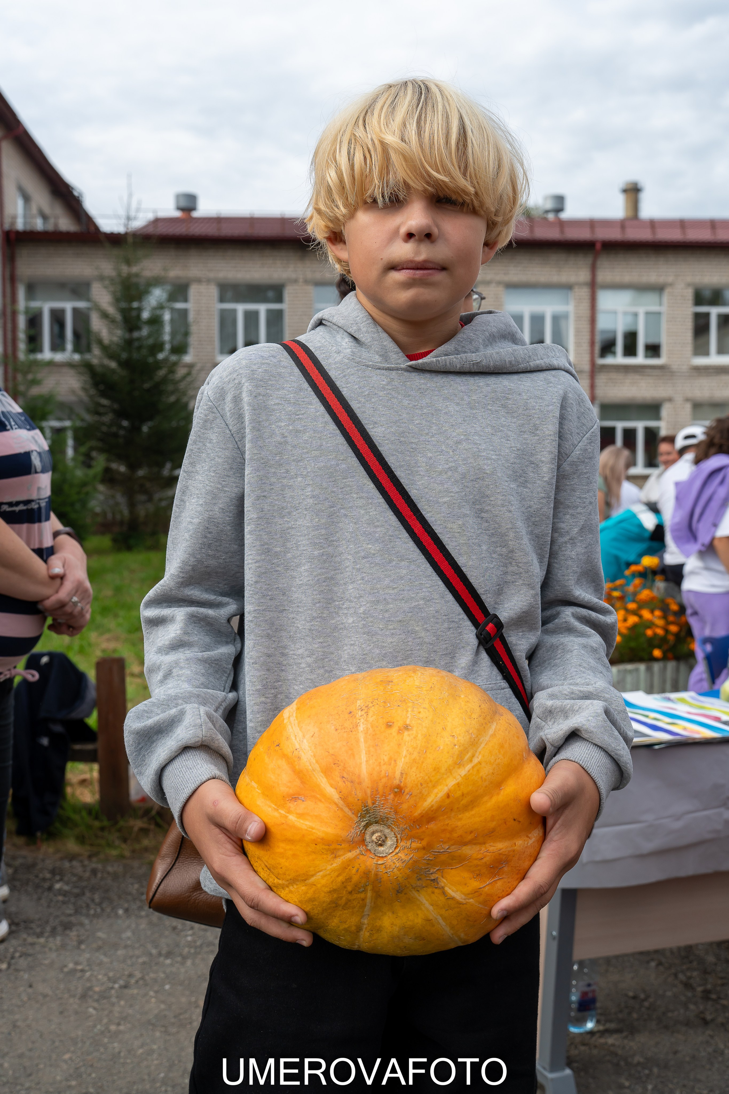 Благотворительная ярмарка в Гимназии № 5. Фотограф в детский сад в Екатеринбурге, выпускные альбомы Юлия Умерова