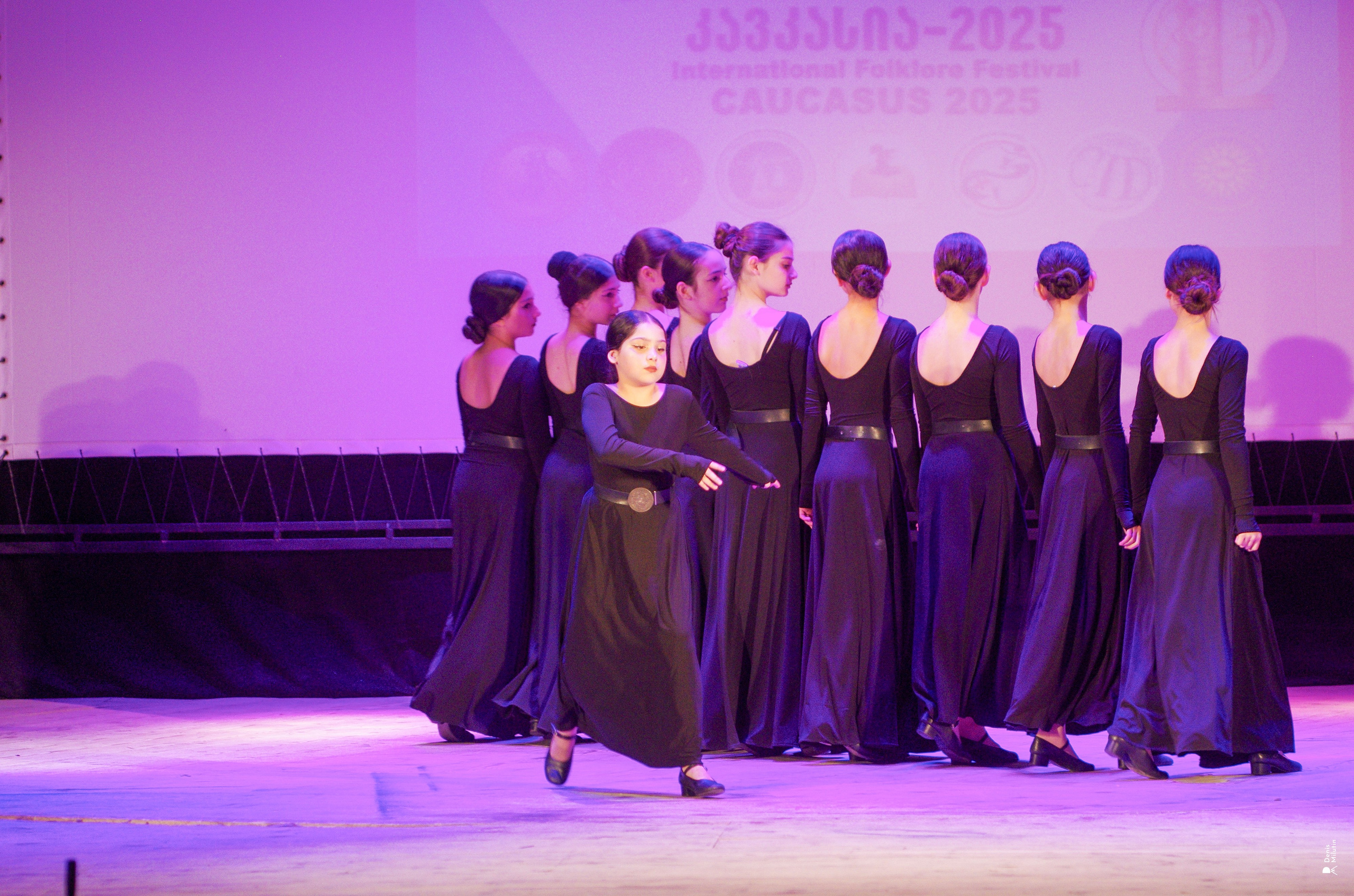 Танцы в прекрасном Они. Портретный фотограф Денис Милютин