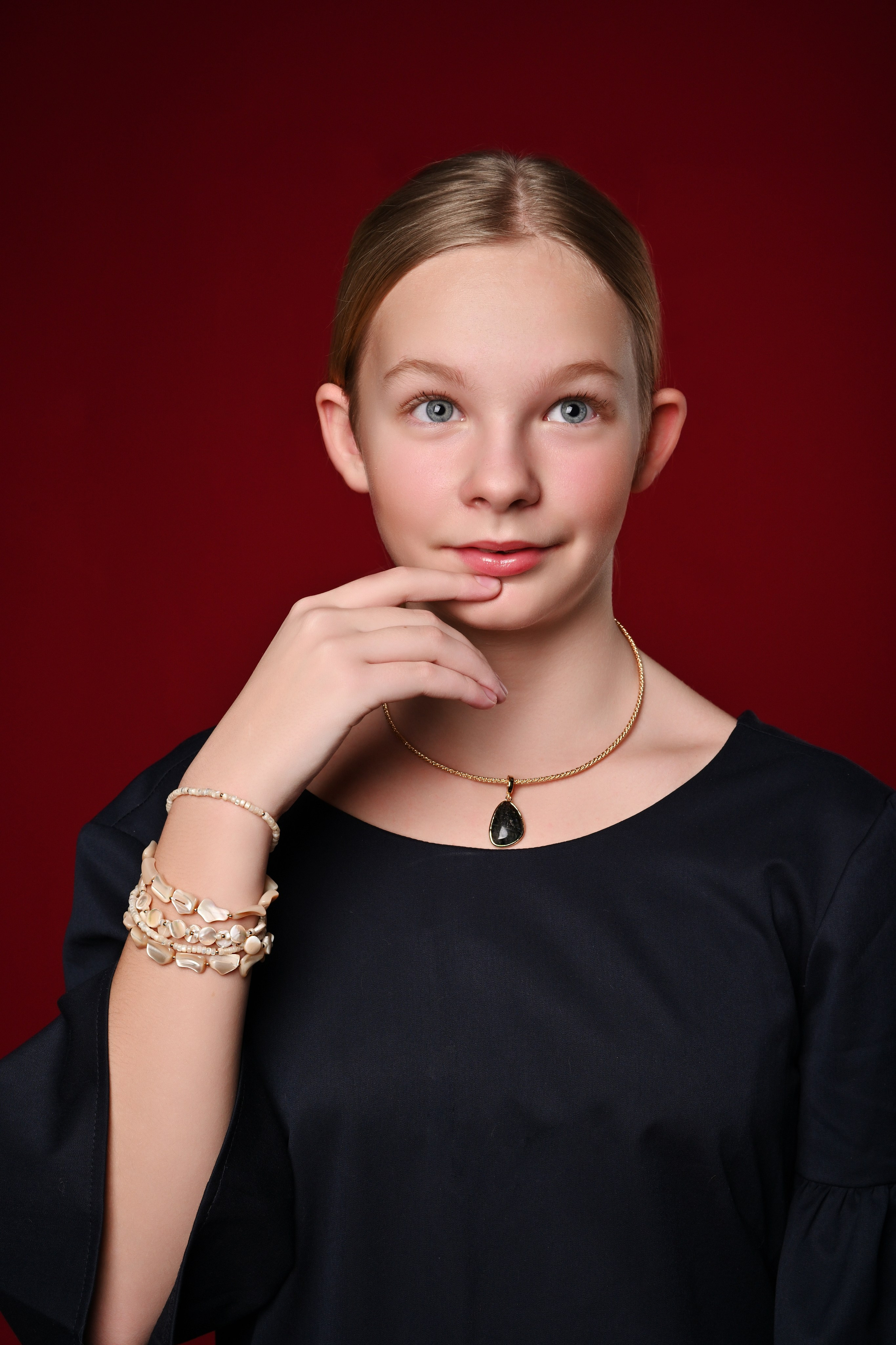 Портреты в студии. Фотограф Максим Мицун. Портрет, свадьба, репортаж, каталог