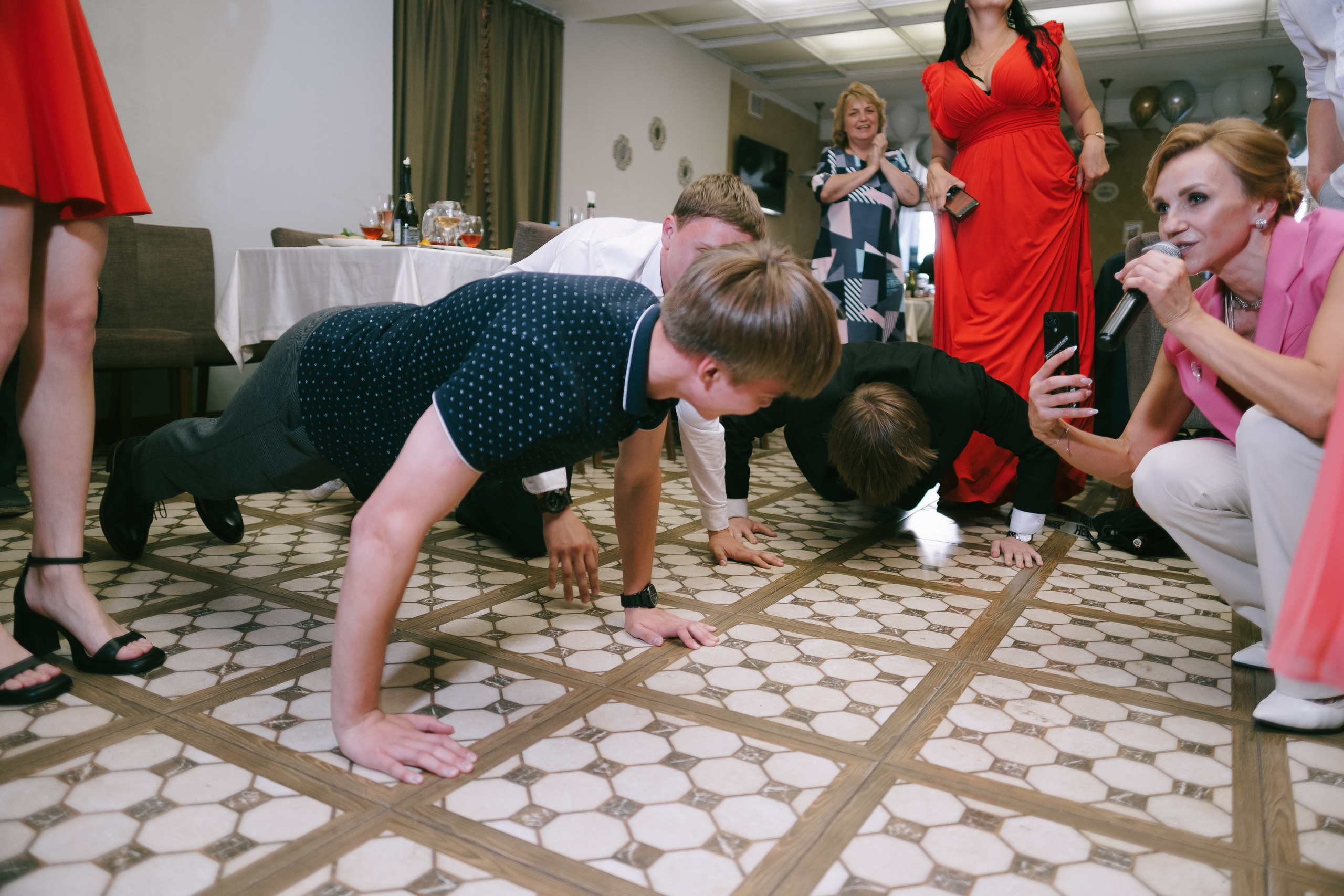 Выпускной школа 33. Свадебный и репортажной фотограф Денис Ожигин в Краснодаре и Краснодарском крае