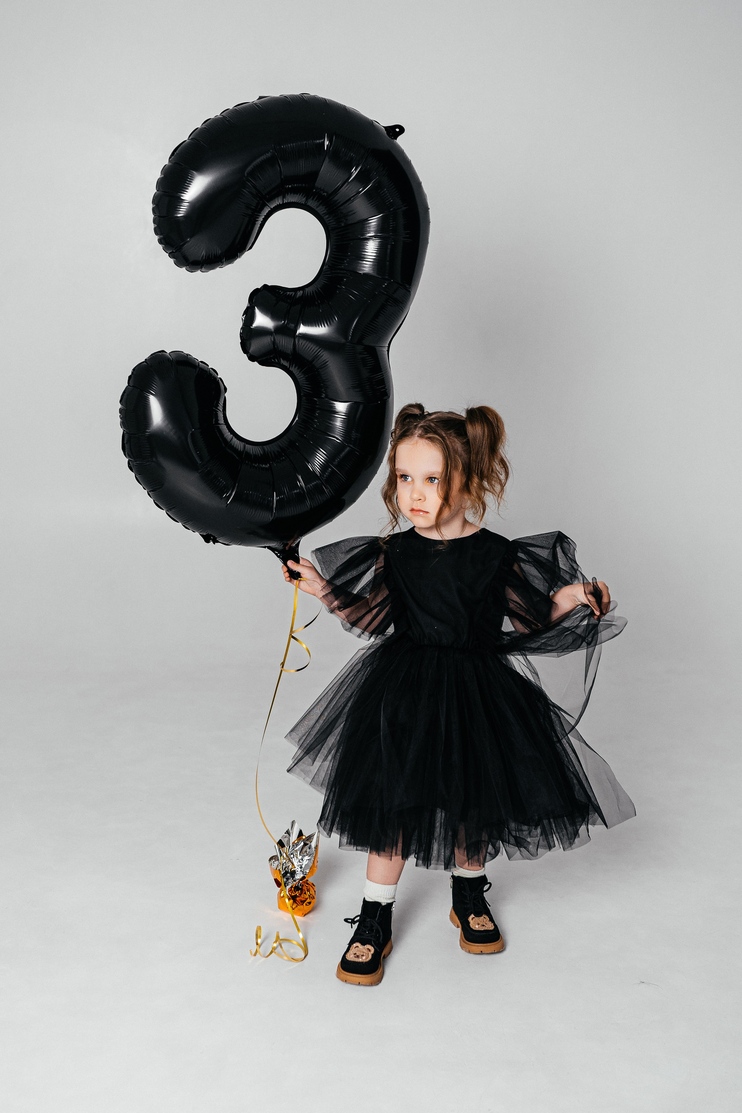 Фотосессия для девочки в платье. Фотограф Ким Наталья в Красноярске