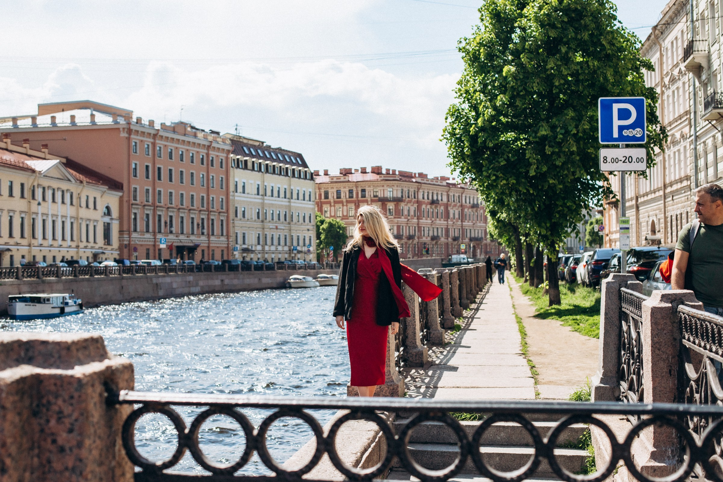 Наталья в июне. Фотопрогулка в Петербурге. Индивидуальный и семейный фотограф в Санкт-Петербурге
