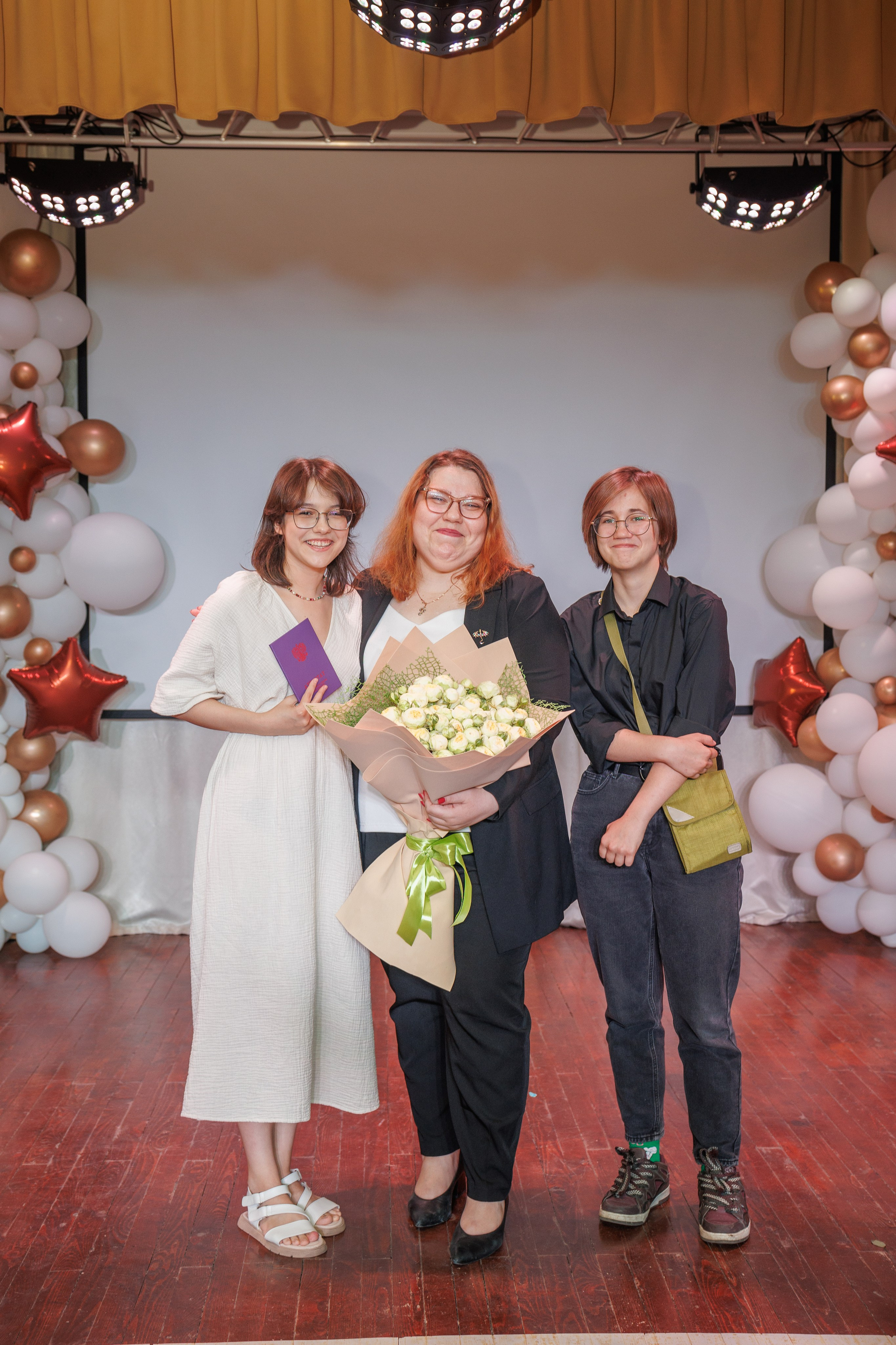 Вручение аттестатов. Свадебный и семейный фотограф в Новосибирске Ирина Дорошкова