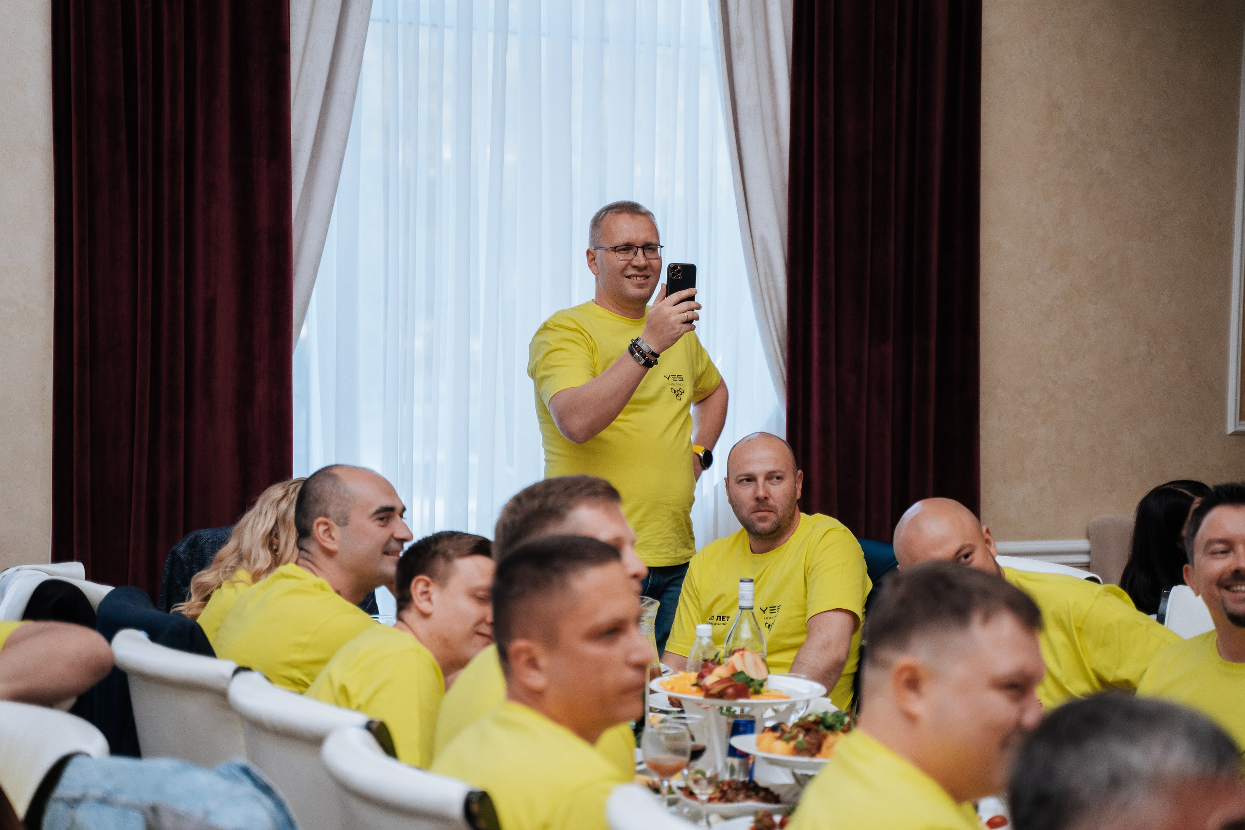 Yes Holding. Свадебный фотограф в Симферополе