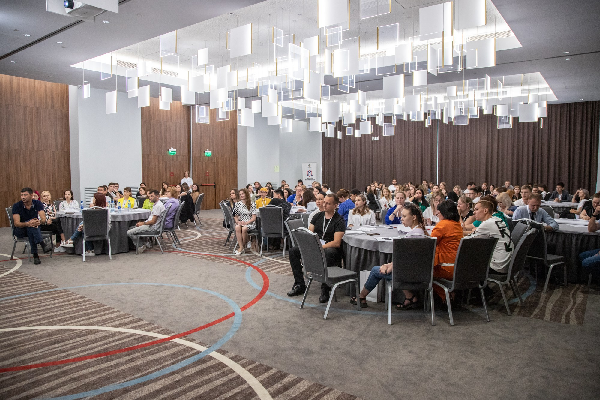 Семинар с «Росмолодёжь» в ЮФО. Репортажный, промышленный и маркетплейс-фотограф Дмитрий Чернат