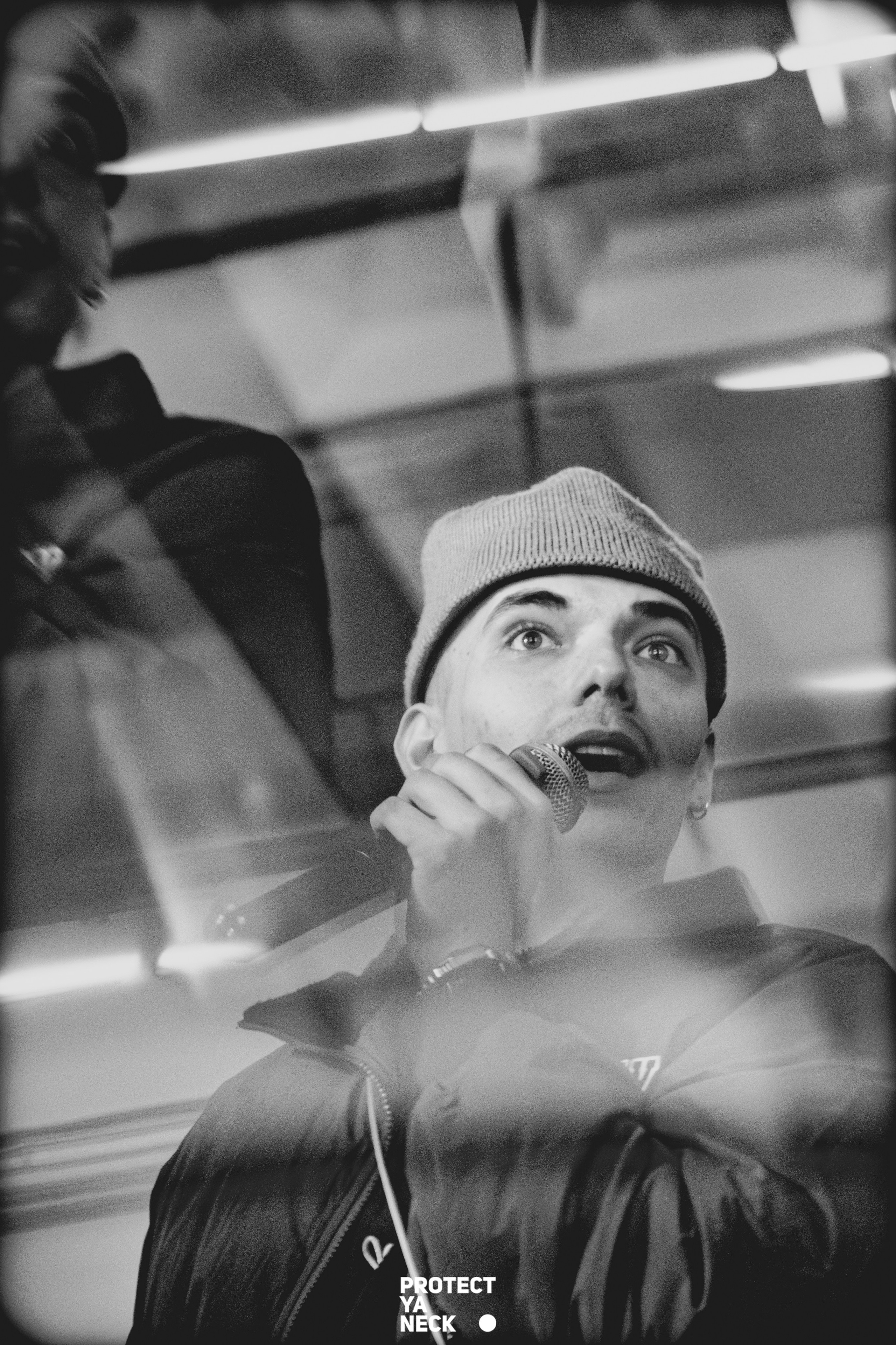 PROTECT YA NECK 22/03 (@youlovebu). Соня бу тебя сфоткала
