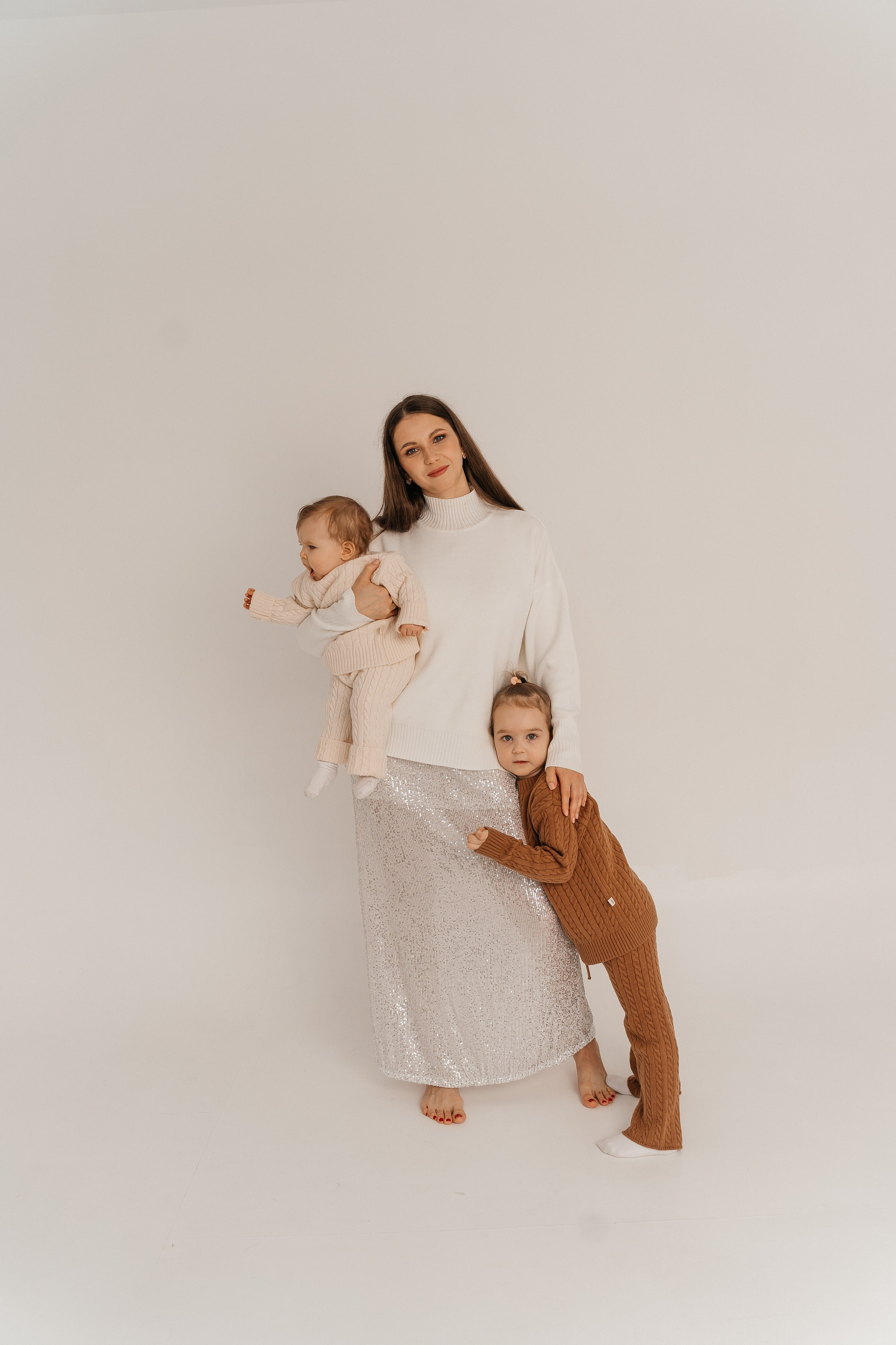 Сережа, Юля, Василиса и Дарина. Волик Мария