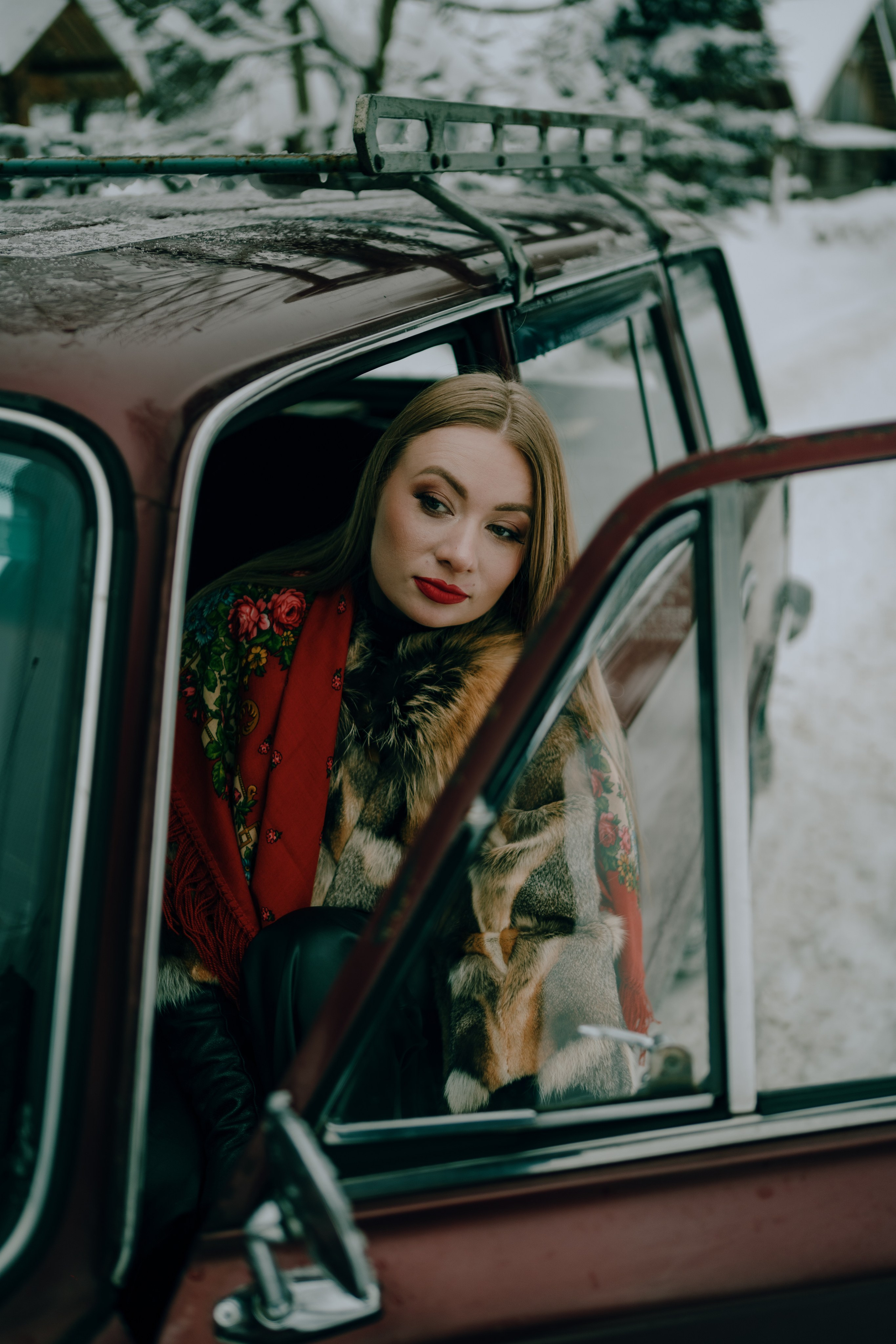 Звенит январская вьюга. Главная