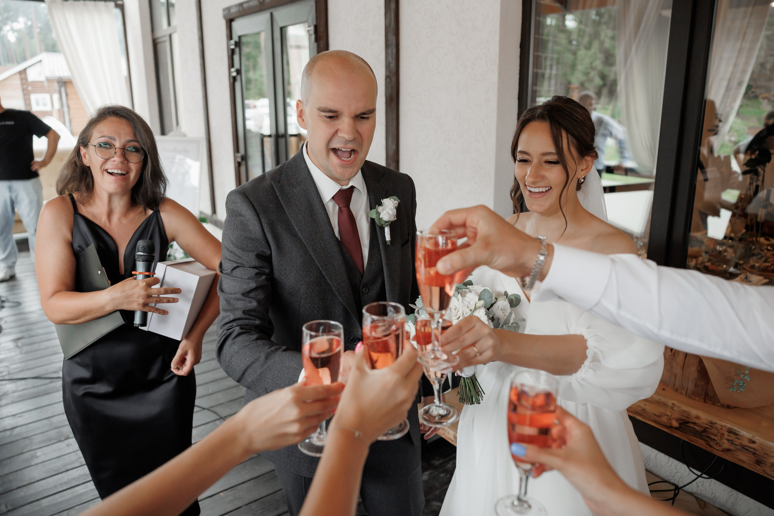 Полина и Дмитрий, загородный клуб «Барин», ЗАГС в г. Пушкино. Свадебный и репортажный фотограф (Москва, Королев и другие)