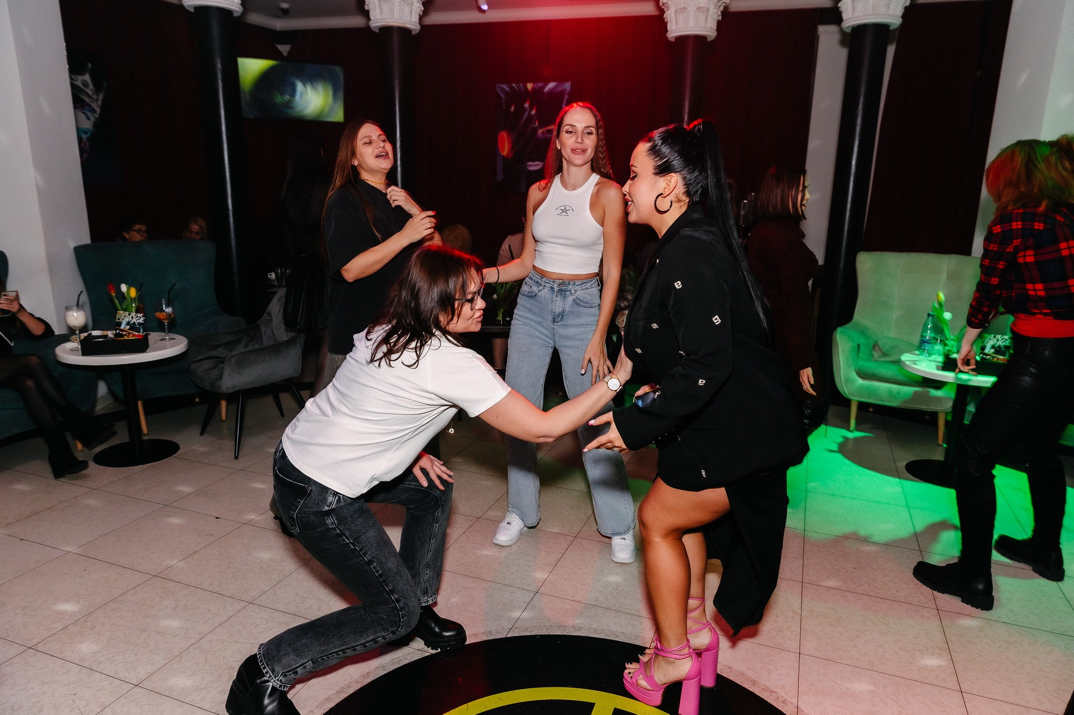 8 марта в лаунж-баре Major 2024. Свадебный, семейный и детский фотограф в Калининграде Елена Кравцова