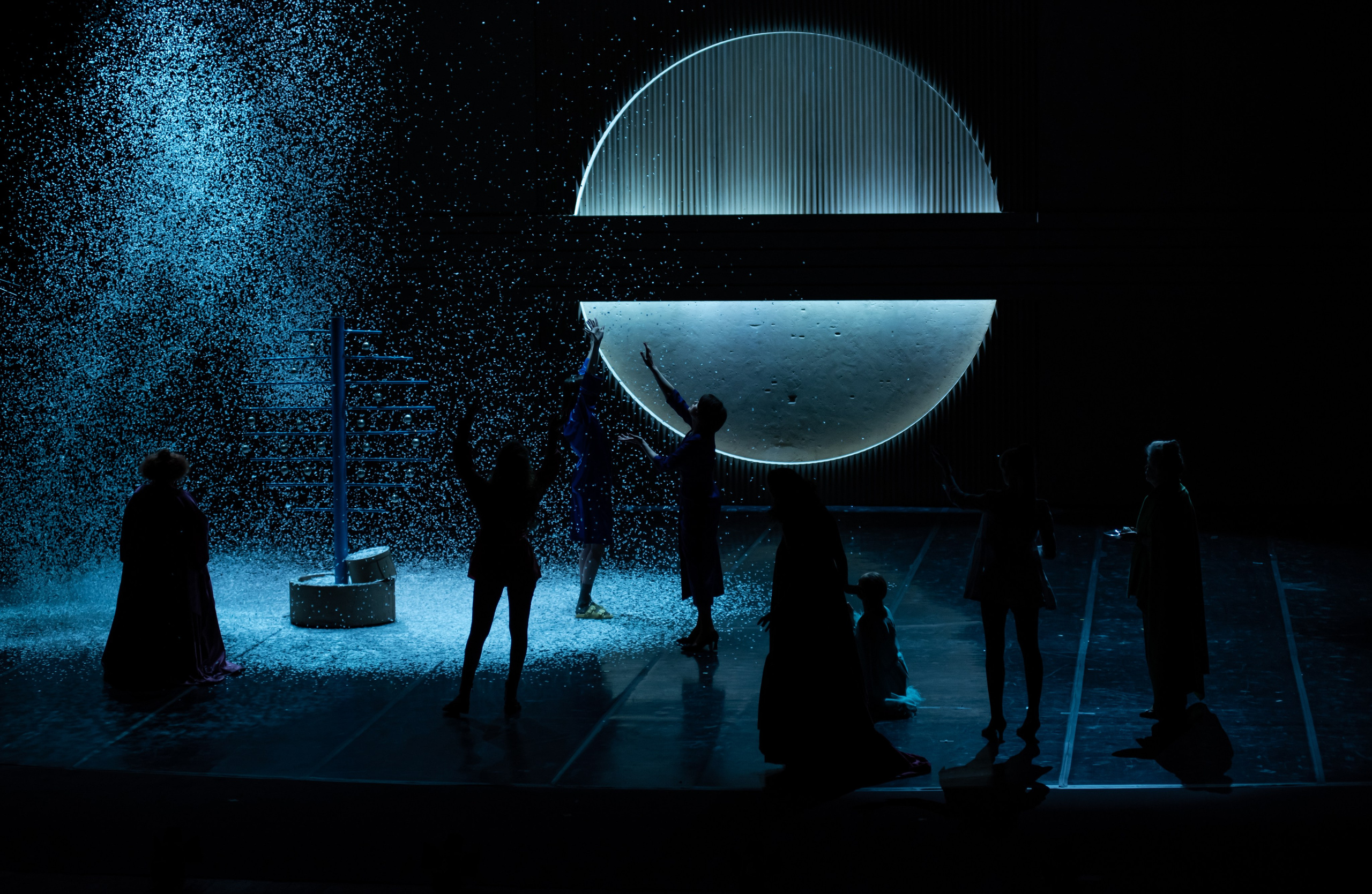 8 любящих женщин | Театр им. Моссовета