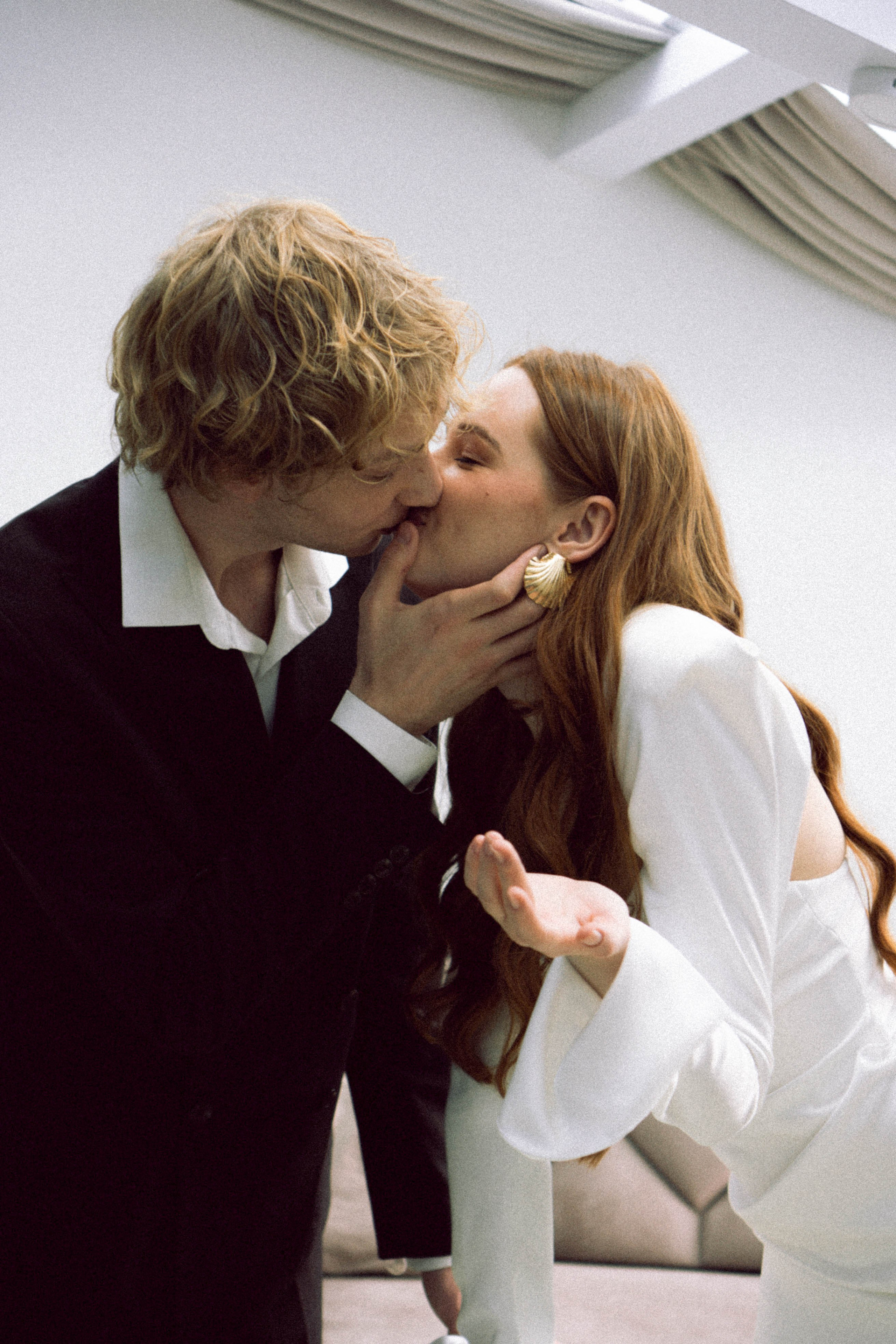 СВАДЕБНАЯ СЬЕМКА В ОТЕЛЕ. СБОРЫ ЖЕНИХА И НЕВЕСТЫ И ТАКЖЕ ТОР И ПОДГОТОВКА К ПРОГУЛКЕ. Профессиональный фотограф, Санкт-Петербург — Виктория Богомолова