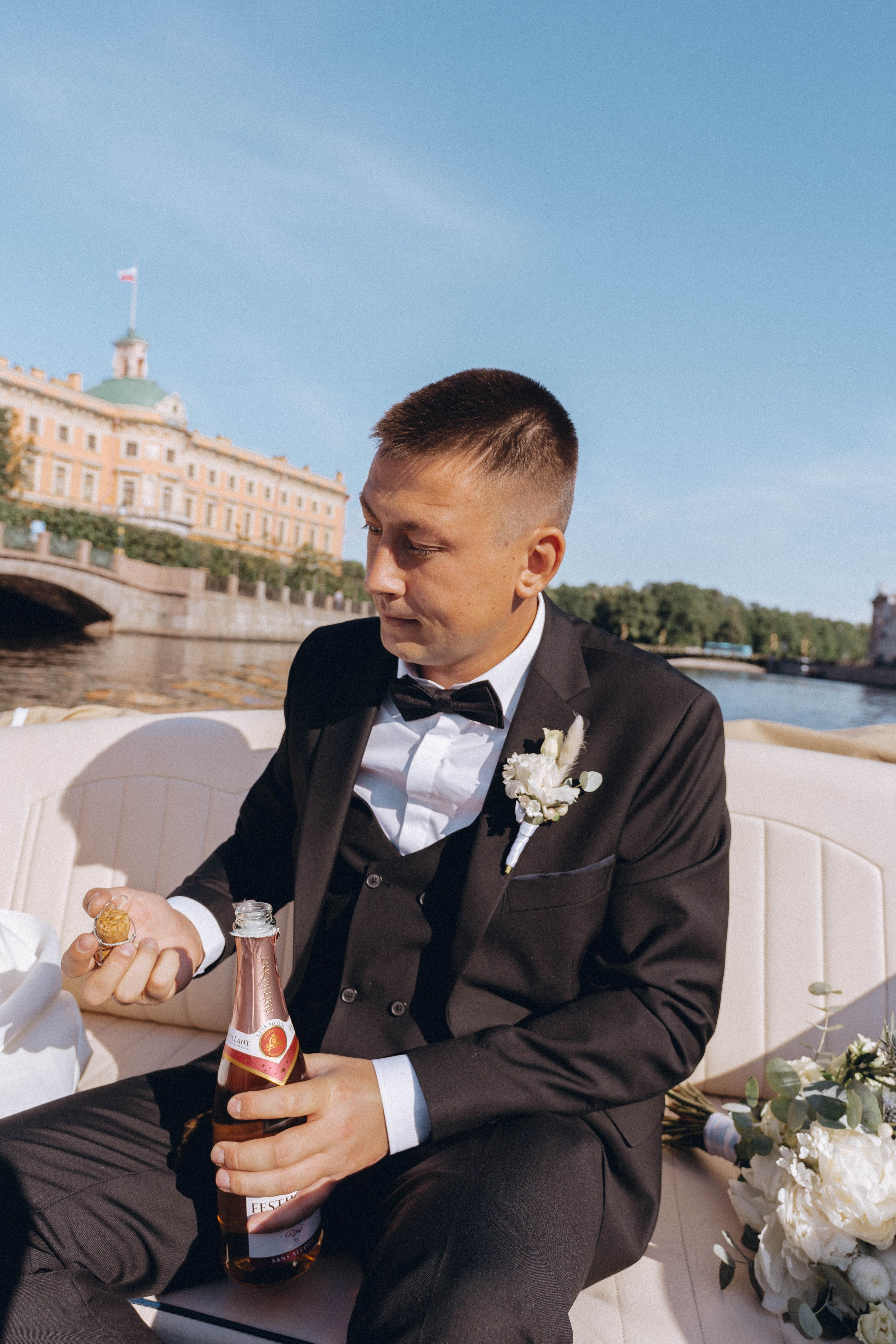 СВАДЕНБНАЯ СЬЕМКА НА КАТЕРЕ ПО КАНАЛАМ САНКТ-ПЕТЕРБУРГА И В АКВАТОРИИ НЕВЫ. Профессиональный фотограф, Санкт-Петербург — Виктория Богомолова