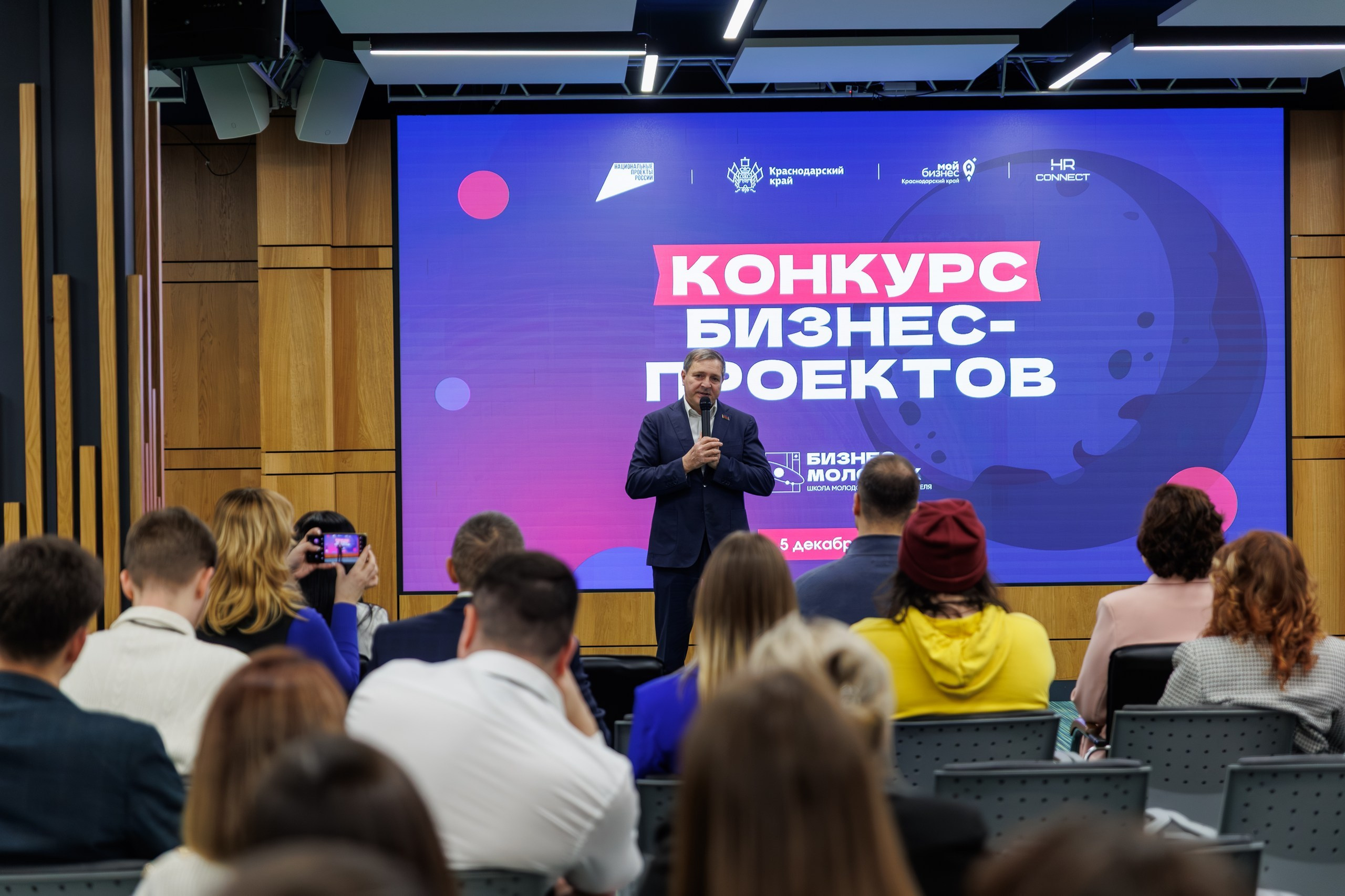 Бизнес репортаж в Краснодаре и по краю — репортажный фотограф Евгений Суковатых