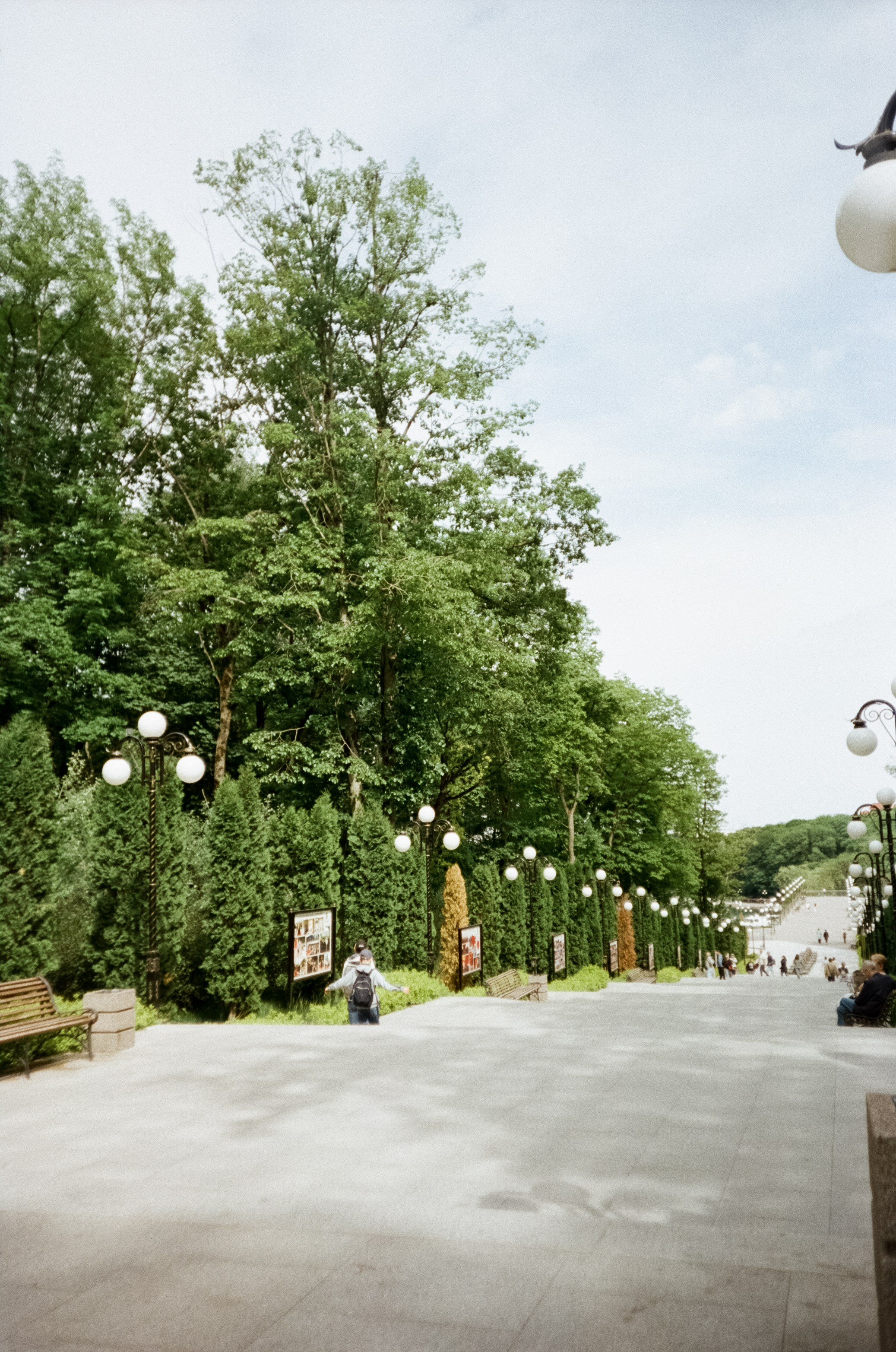 Курортное озеро и бювет-книга. Железноводск. Фотограф-документалист Мария Осокина