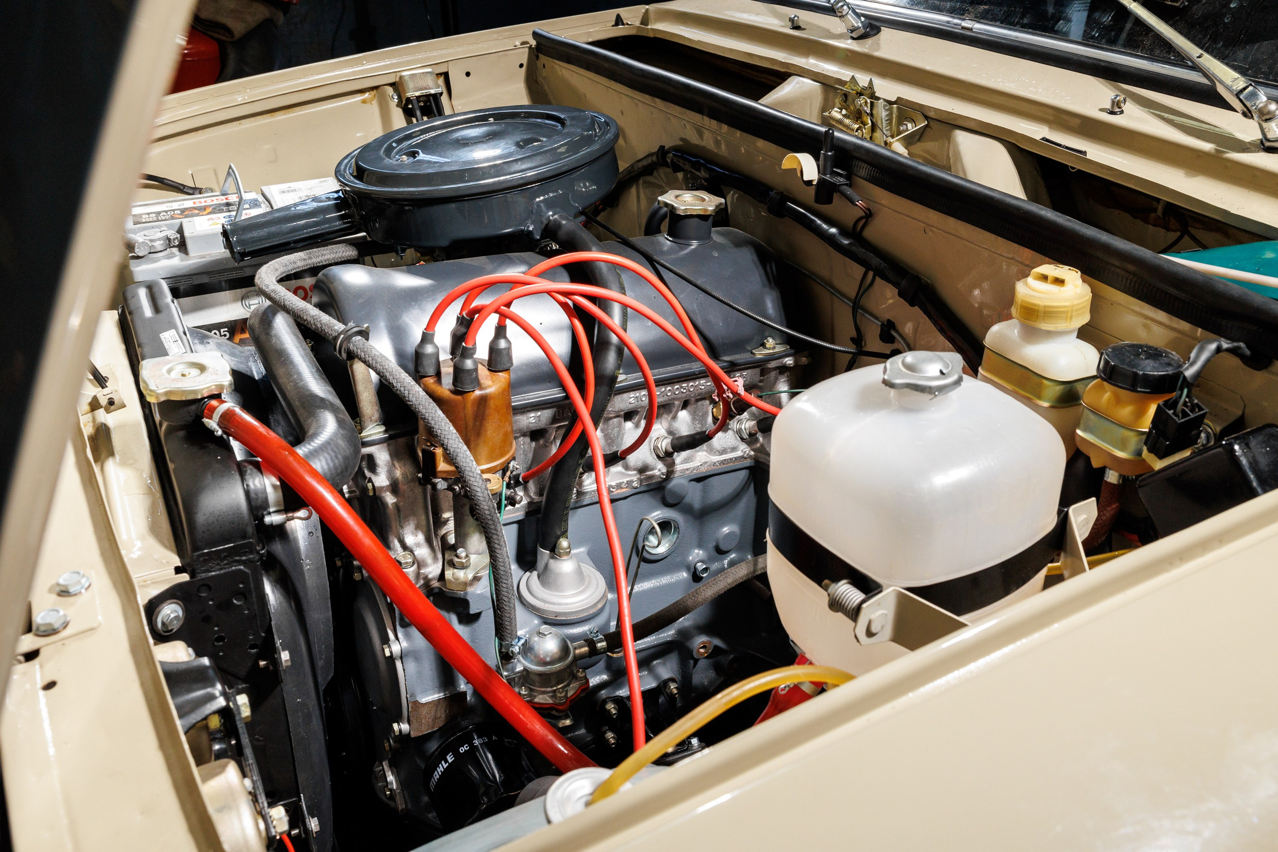 Автомобильная фотосъемка ВАЗ 2101 после реставрации в Бюро "Наследие"