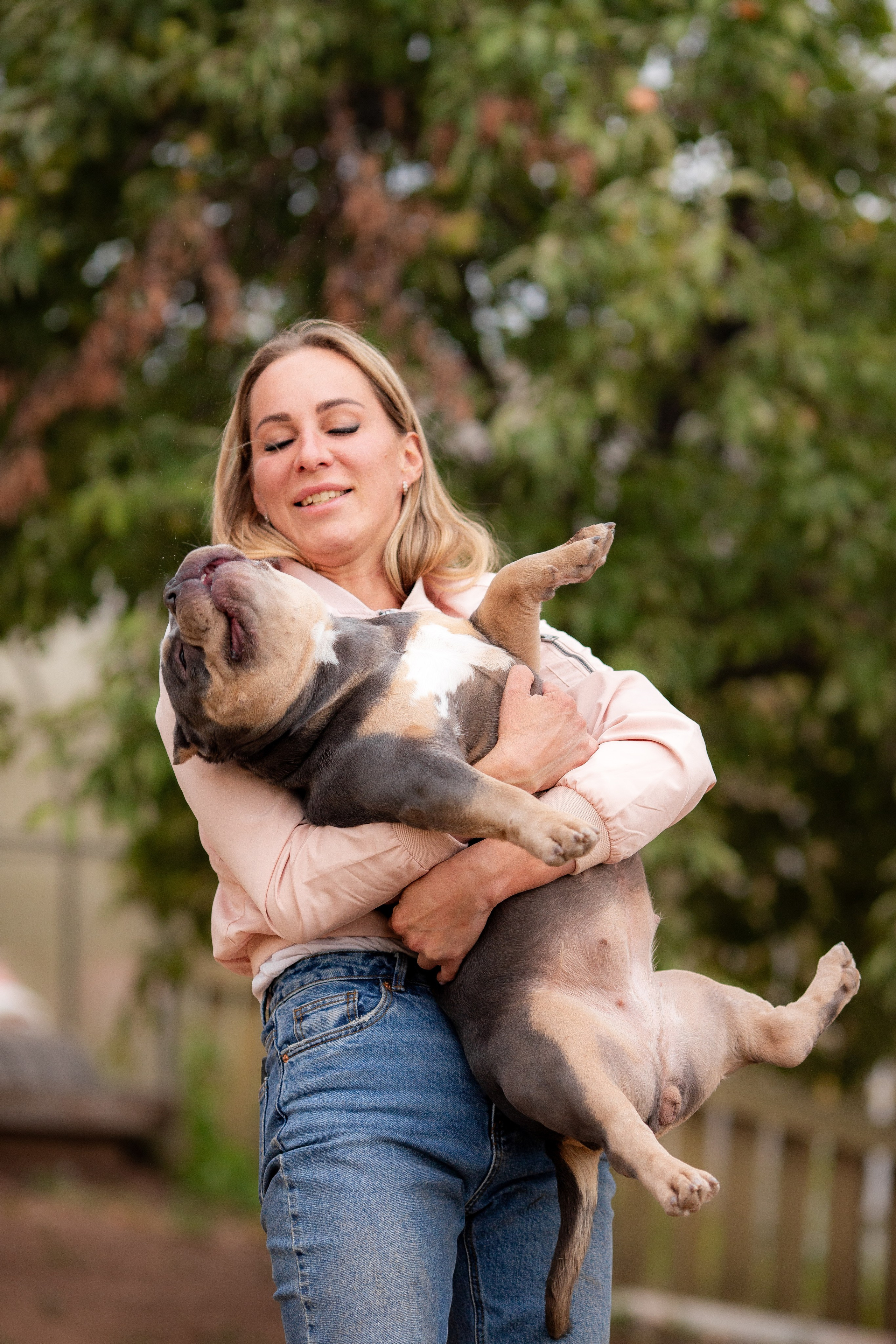 Наталья и булли. Фотограф Анималист в Перми Анастасия Остерман