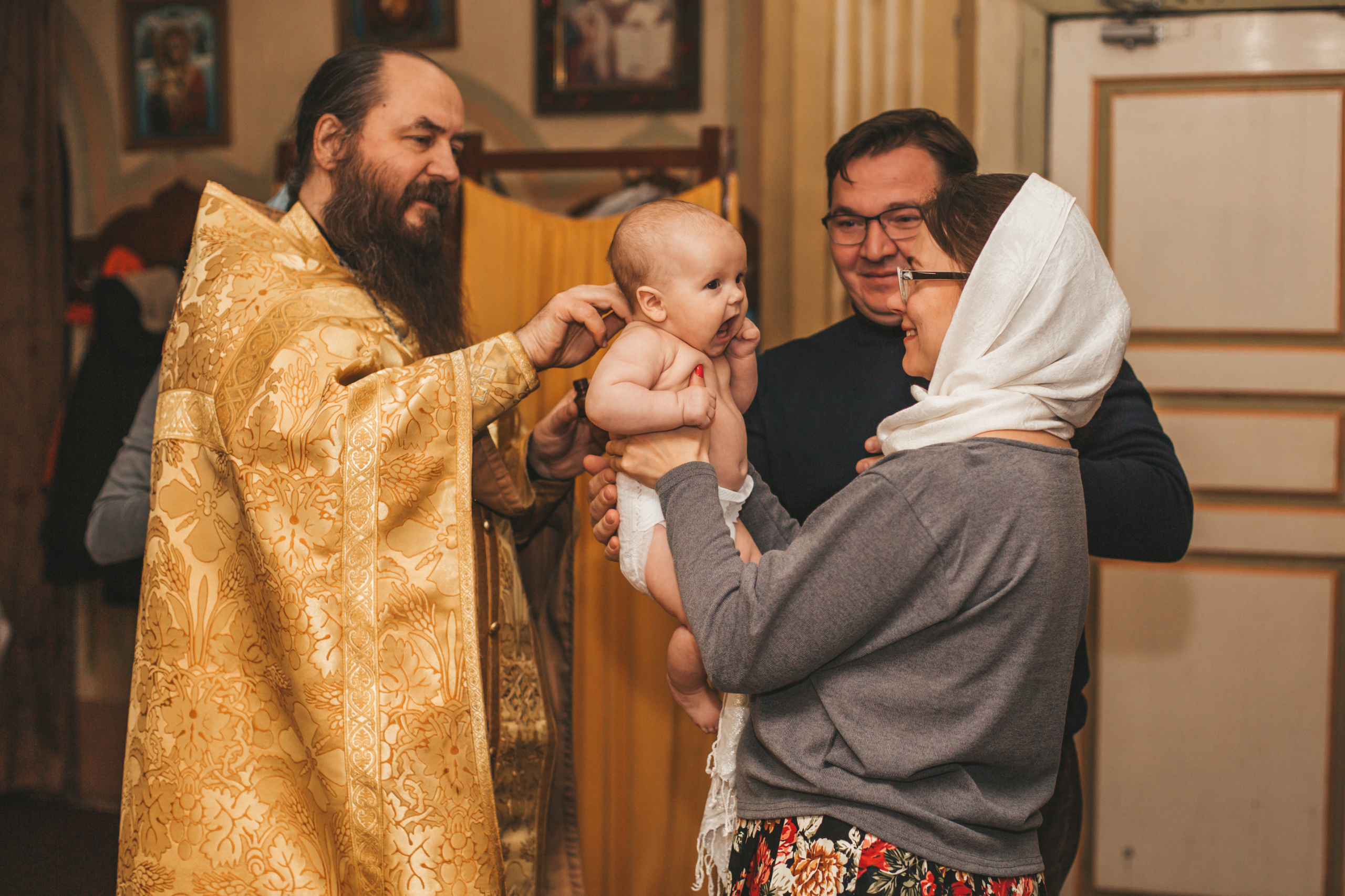 Фотограф на крещение, крестины, фотограф крещение жуковский, крестины. Свадебный фотограф Москва. Семейный фотограф. Предметная съемка, съемка одежды