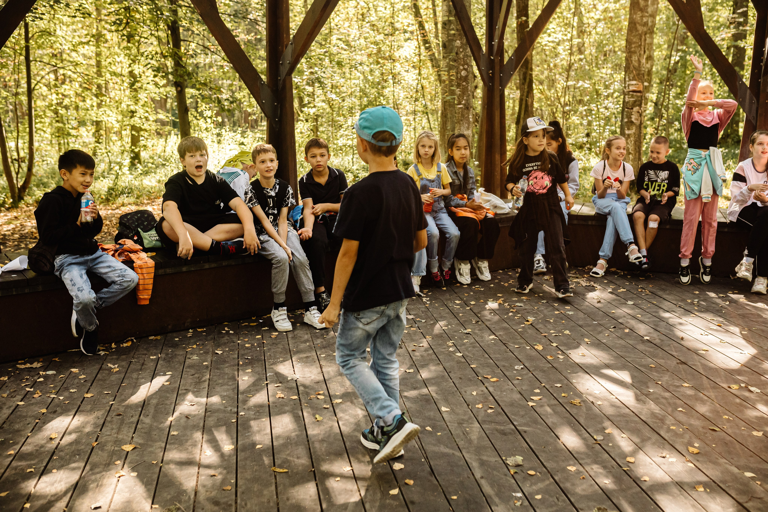 Репортаж школьной прогулки в парке. Семейный и женский фотограф в Москве Надежда Воробьева