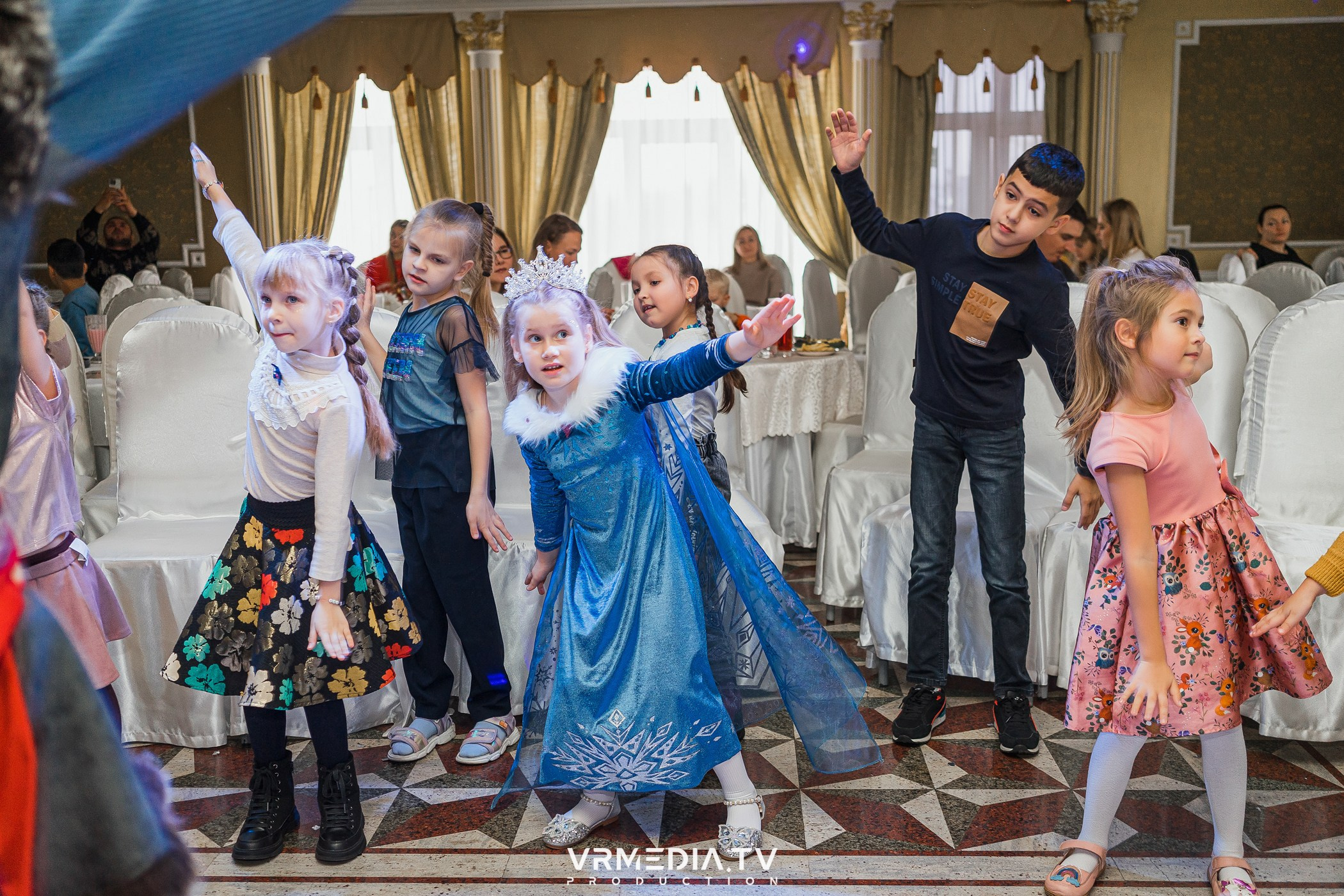 ХОЛОДНОЕ СЕРДЦЕ в ресторане «Империя»