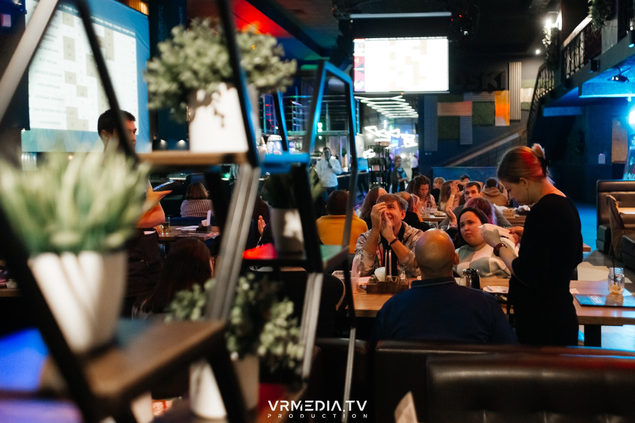 WoW QuiZ в баре «Друзья»