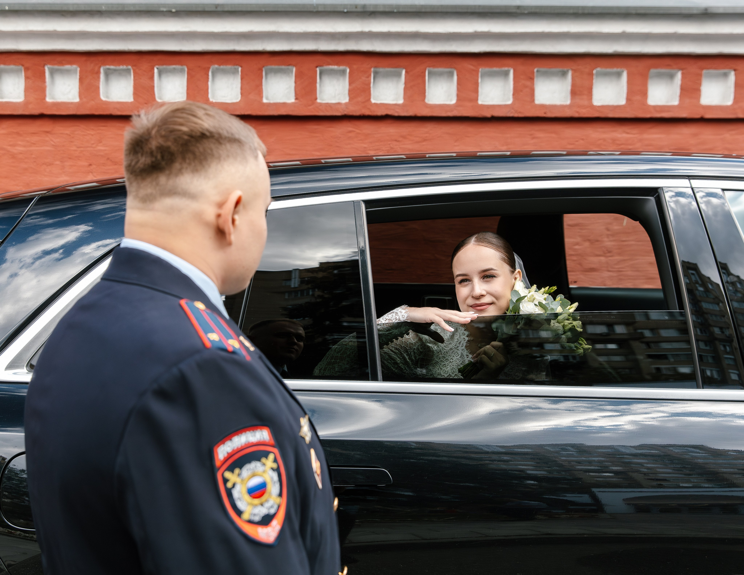 Свадебный фотограф в Москве и Домодедово, свадебная фотосессия в Таганском Дворце бракосочетания, свадебная фотосессия в Таганском ЗАГСе,  свадебная съёмка в центре Москвы, свадебная фотопрогулка по Котельнической набережной, свадебный фотограф Анна Авилочкина