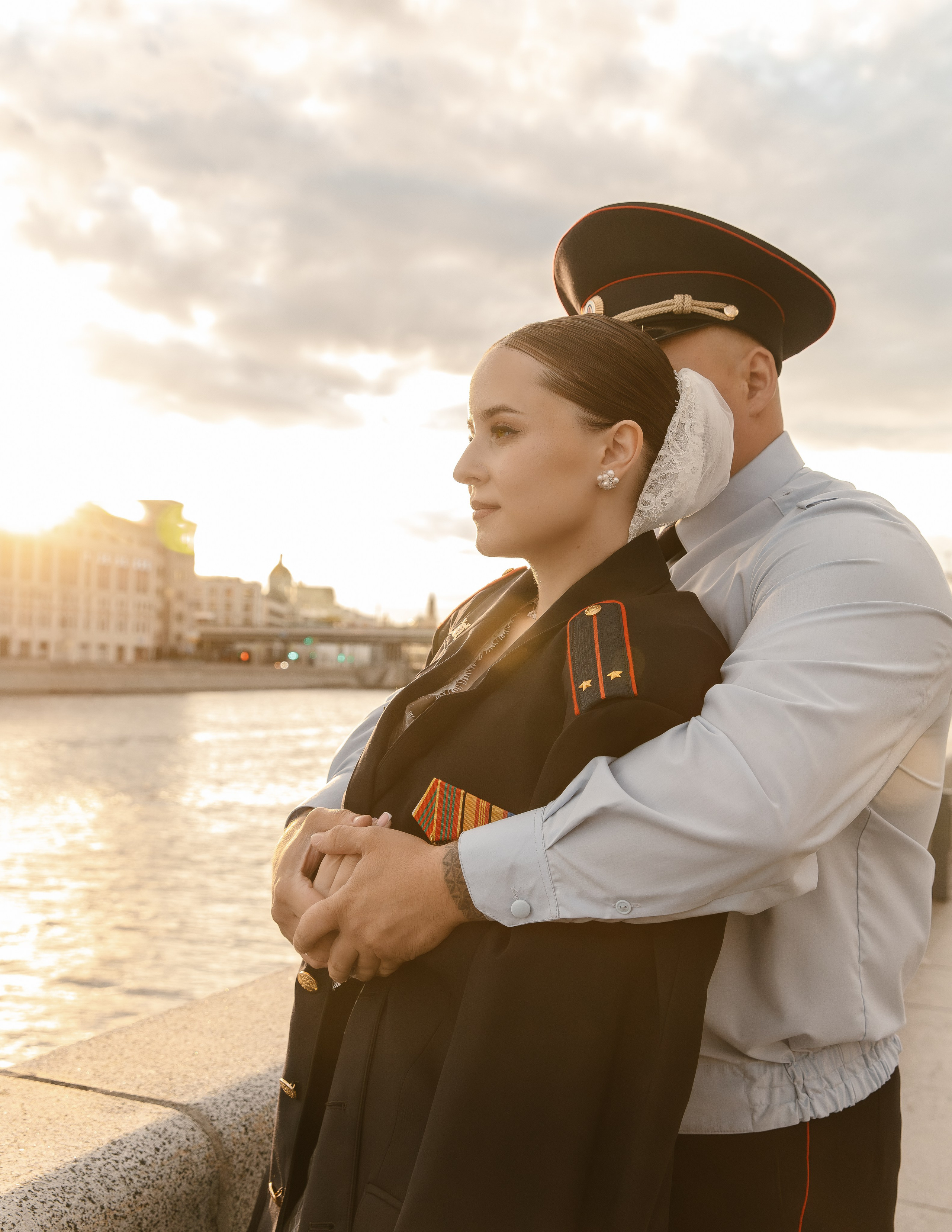 Свадебный фотограф в Москве и Домодедово, свадебная фотосессия в Таганском Дворце бракосочетания, свадебная фотосессия в Таганском ЗАГСе,  свадебная съёмка в центре Москвы, свадебная фотопрогулка по Котельнической набережной, свадебный фотограф Анна Авилочкина