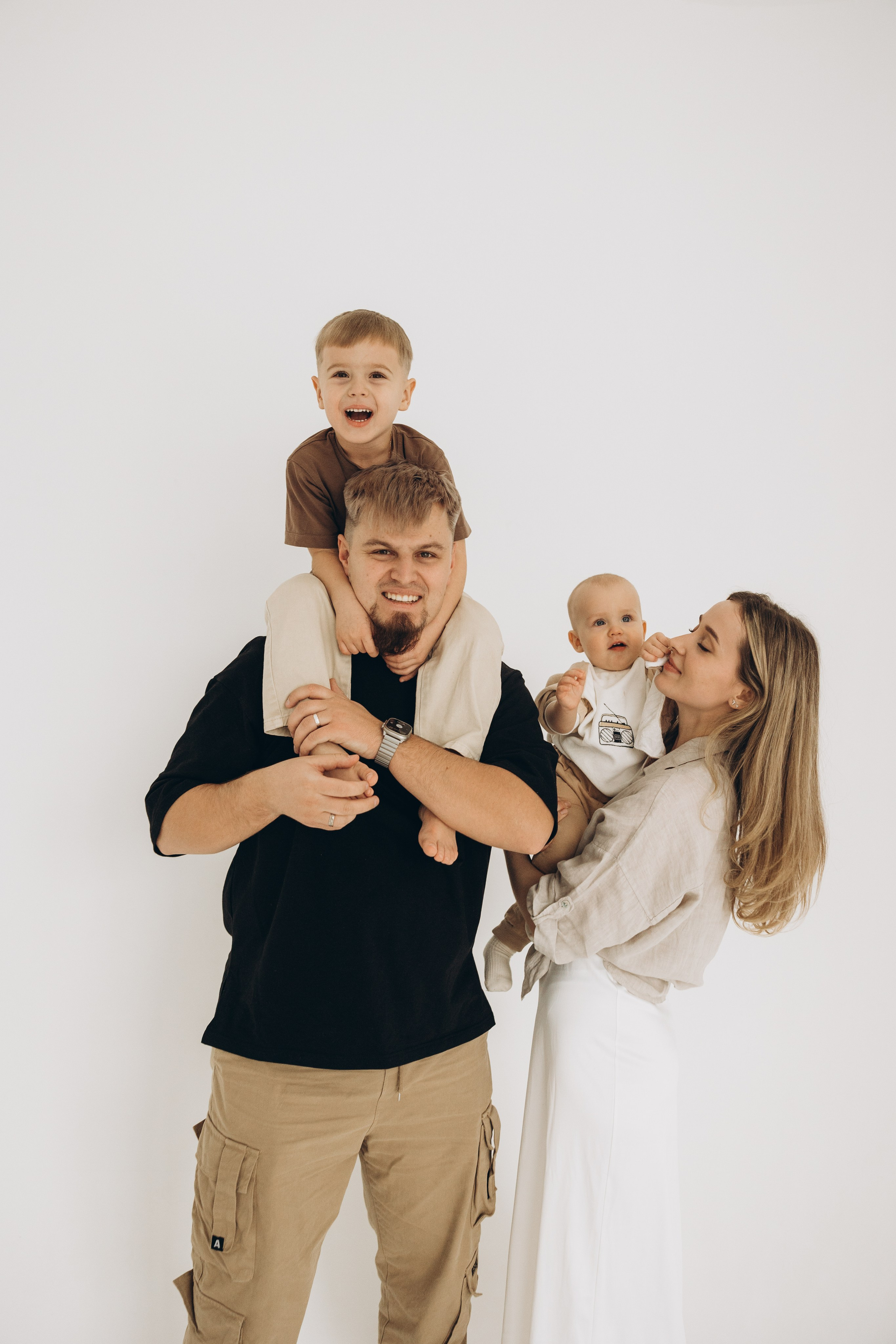 Дарья, Кирилл, Давид и Богдан. Семейный фотограф в Москве Виктория Ястребинская