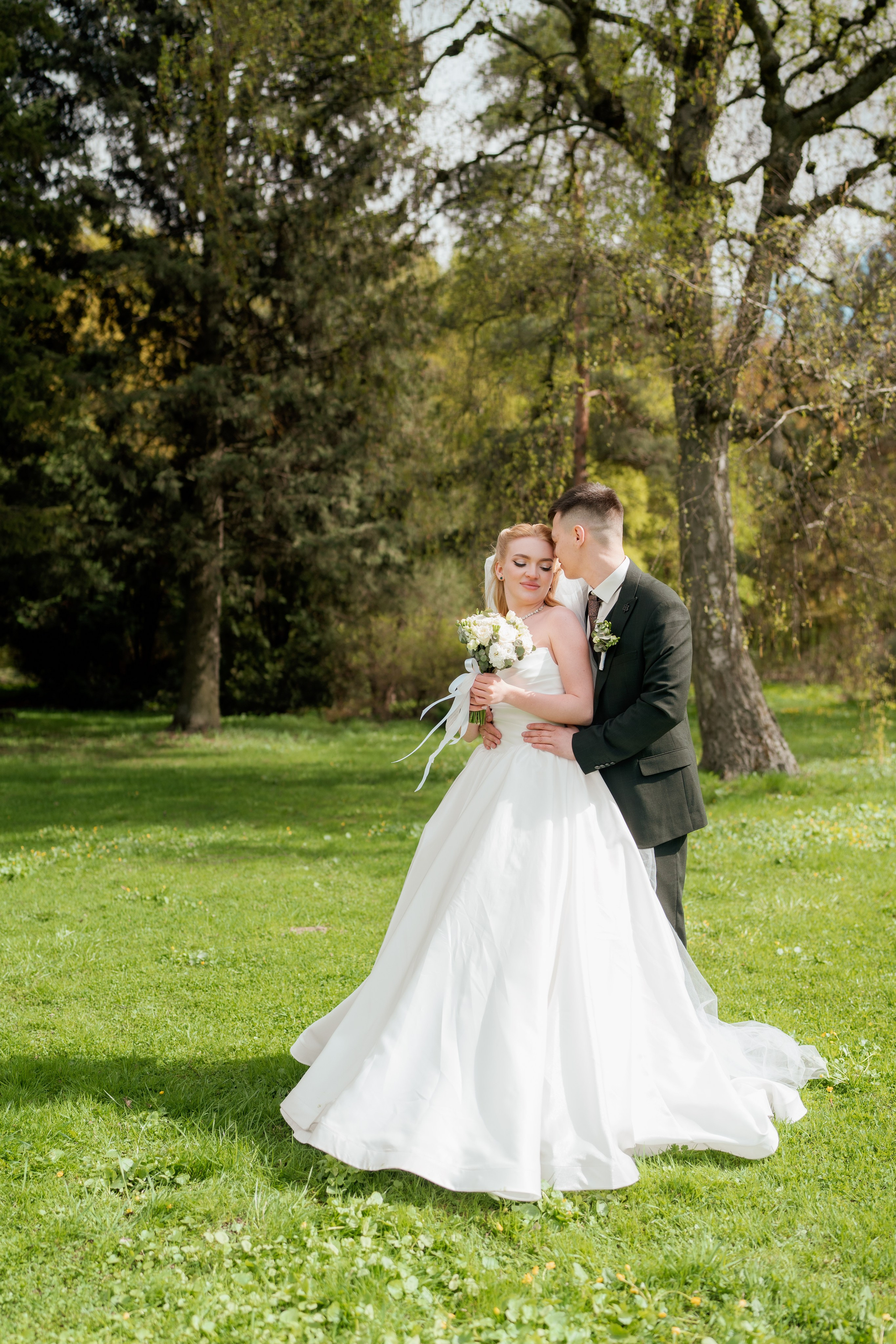 Алиса и Влад. Полный свадебный день (утро, усадьба, прогулка, выездная регистрация, банкет). Дата съемки 26.04.2025. Свадебный фотограф Москва