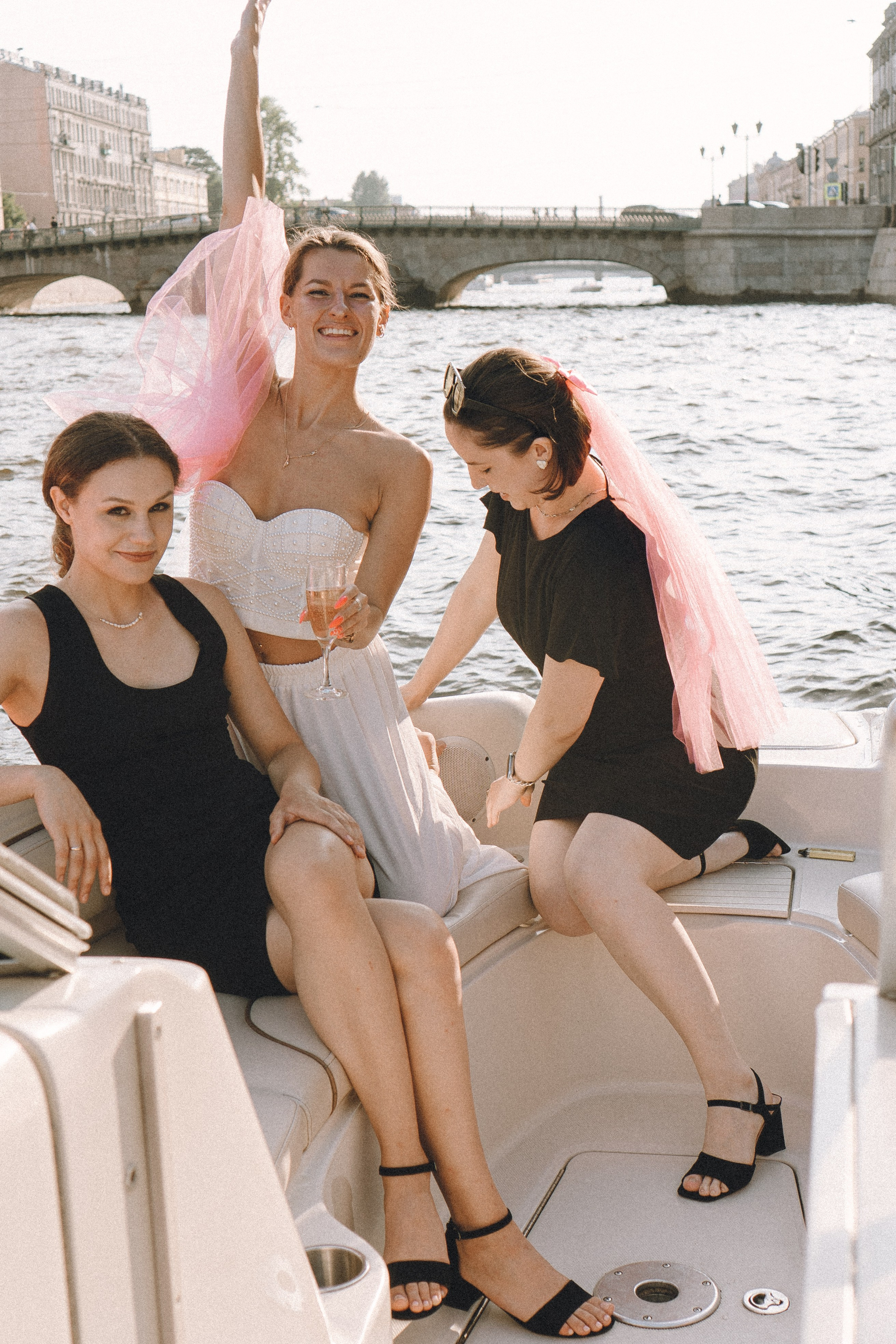 ДЕВИЧНИК НА КАТЕРЕ. Профессиональный фотограф, Санкт-Петербург — Виктория Богомолова