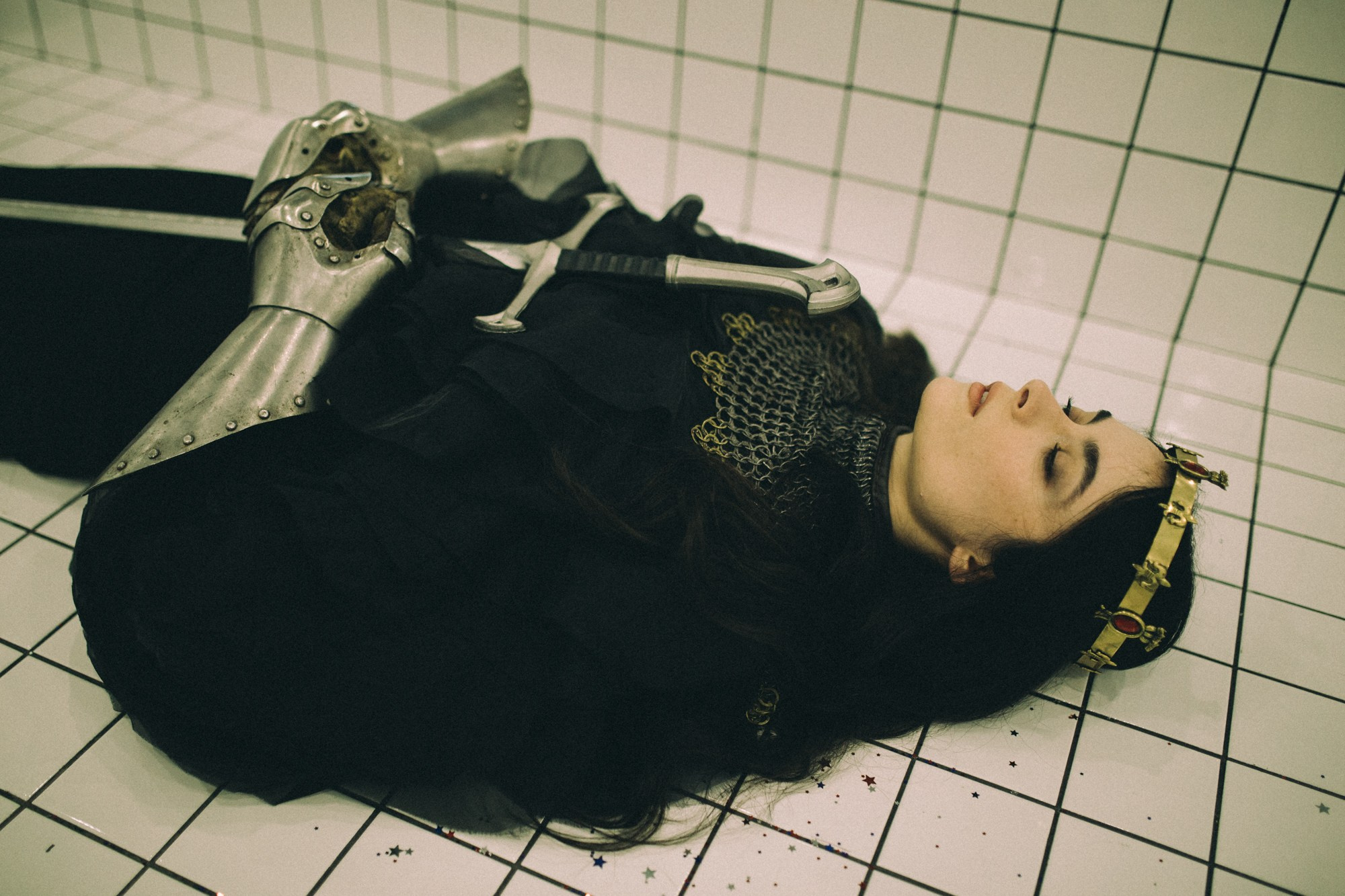 Девушка в доспехах