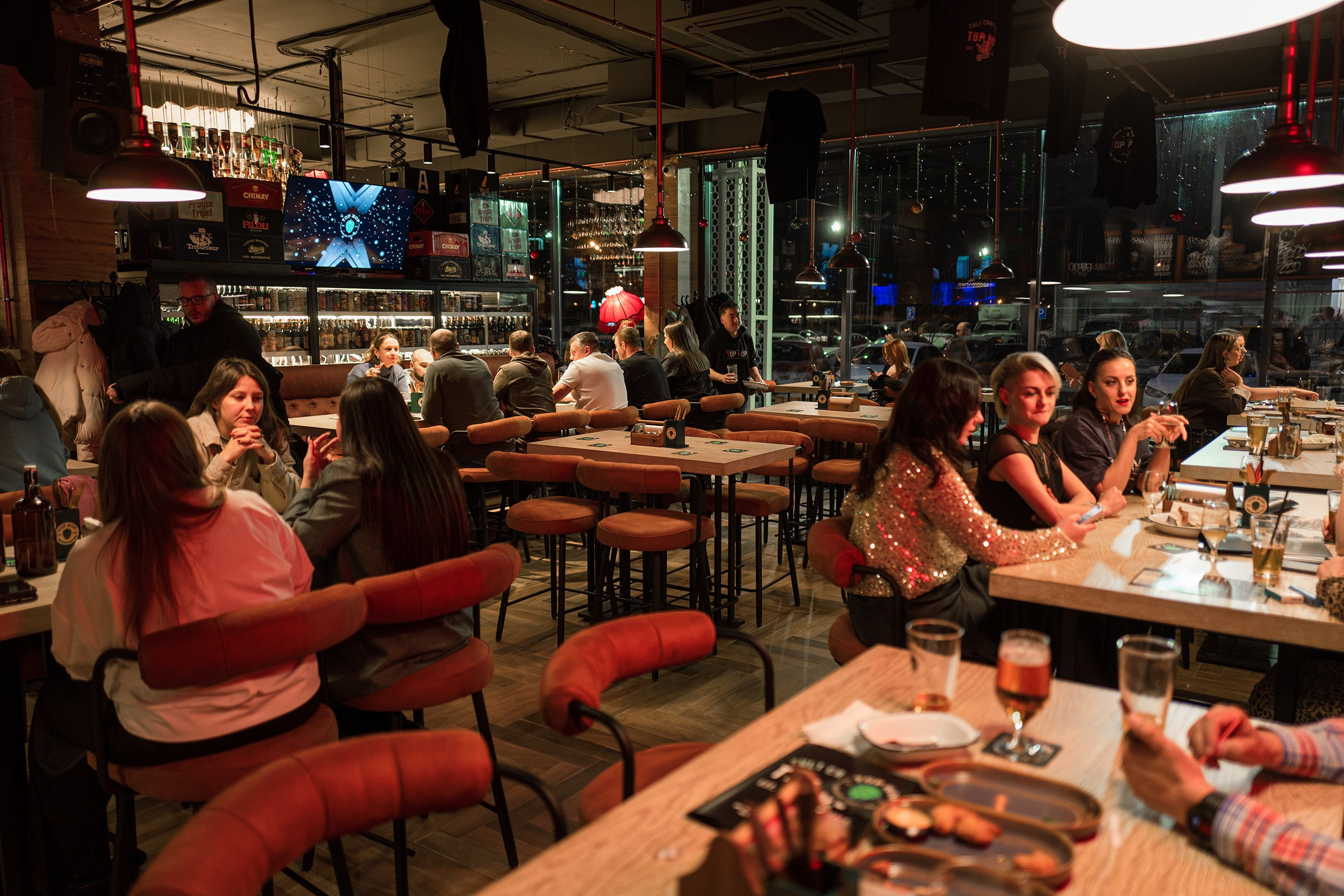 Открытие Бара Top-Hop на улице Фармана Салтанова 06.12.24. Фотограф Тюмень