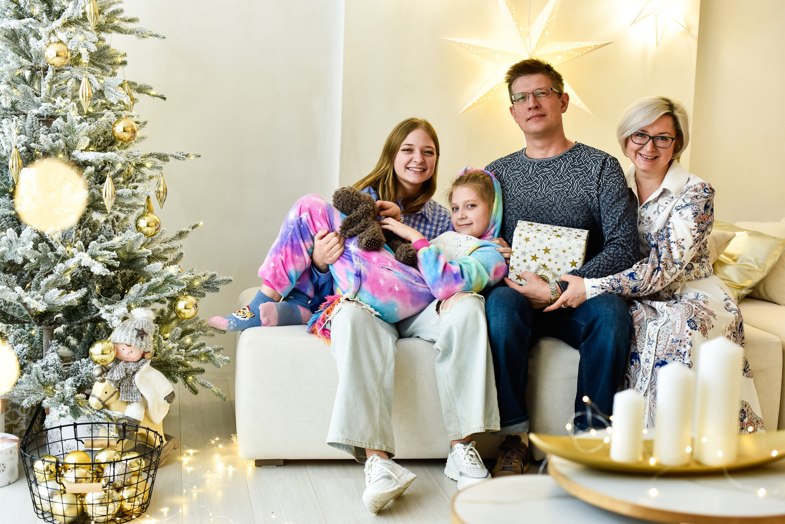 Семья Александра и его девочек)