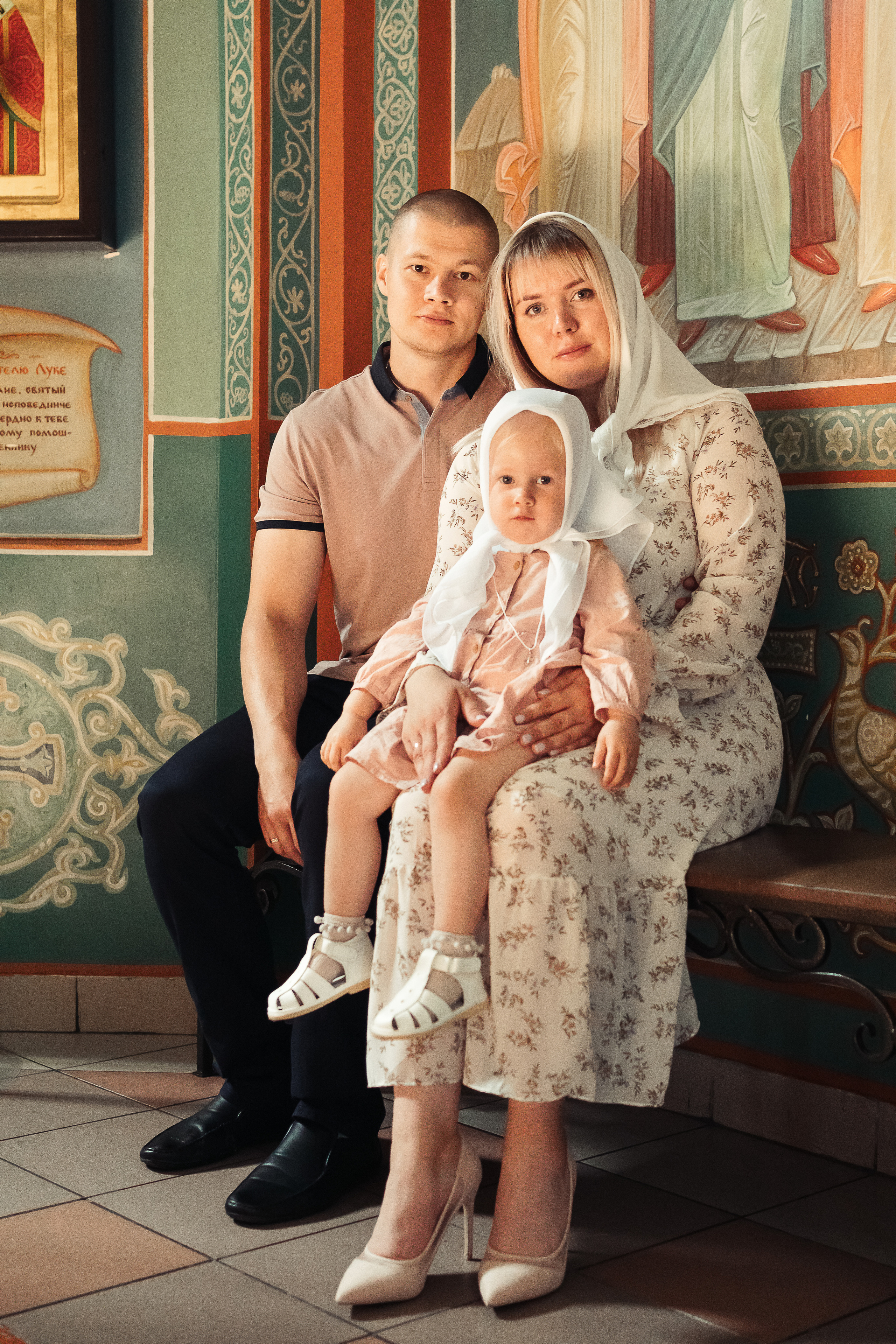 Крещение девочки 2 лет в храме Архангела Михаила, г. Красноярск. Фотограф для семей и экспертов в г. Воронеж Ирина Круглова