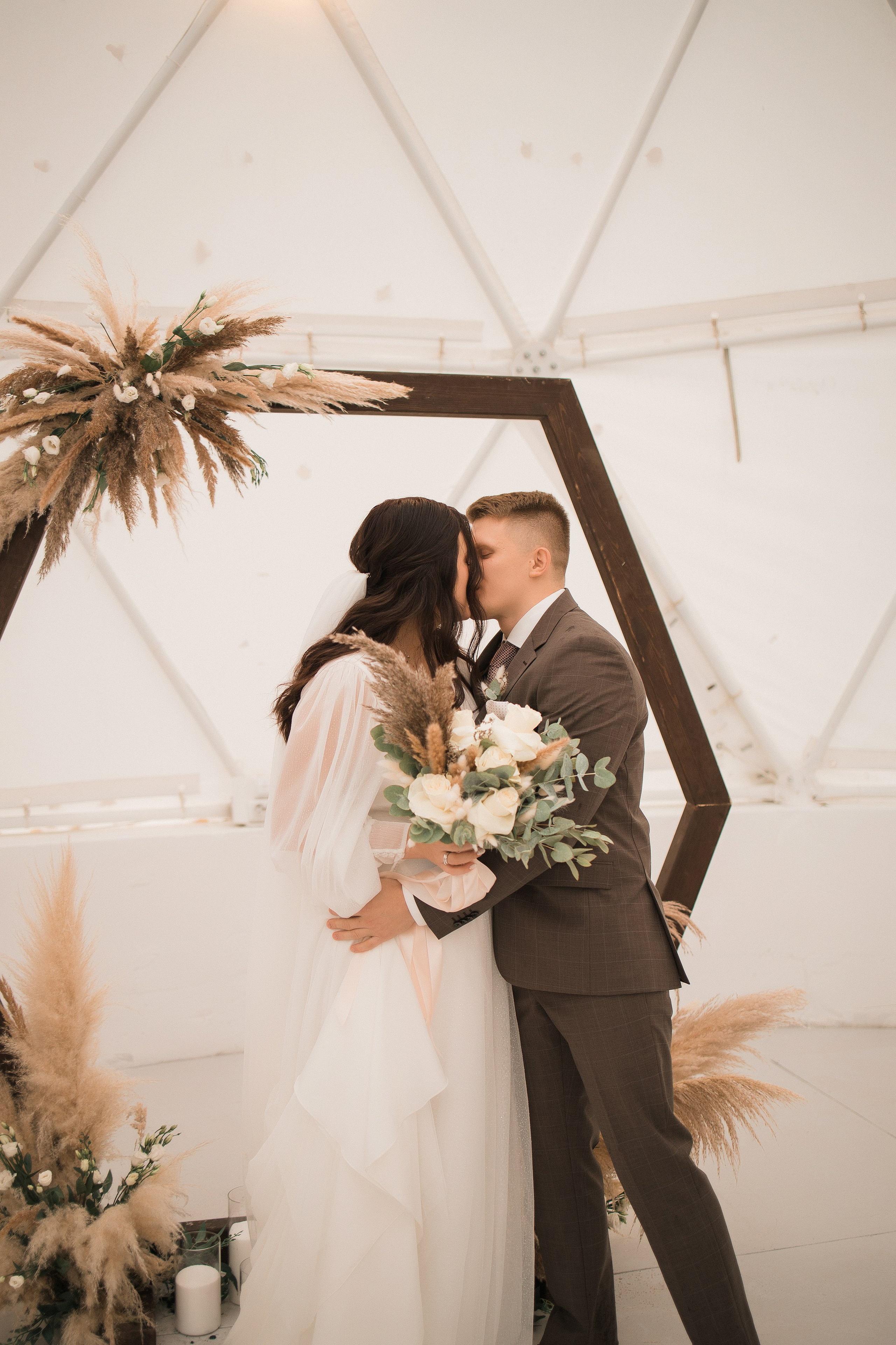 Свадебная фотосессия в Серпухове Евгения и Марии. Выпускные альбомы в Серпухове