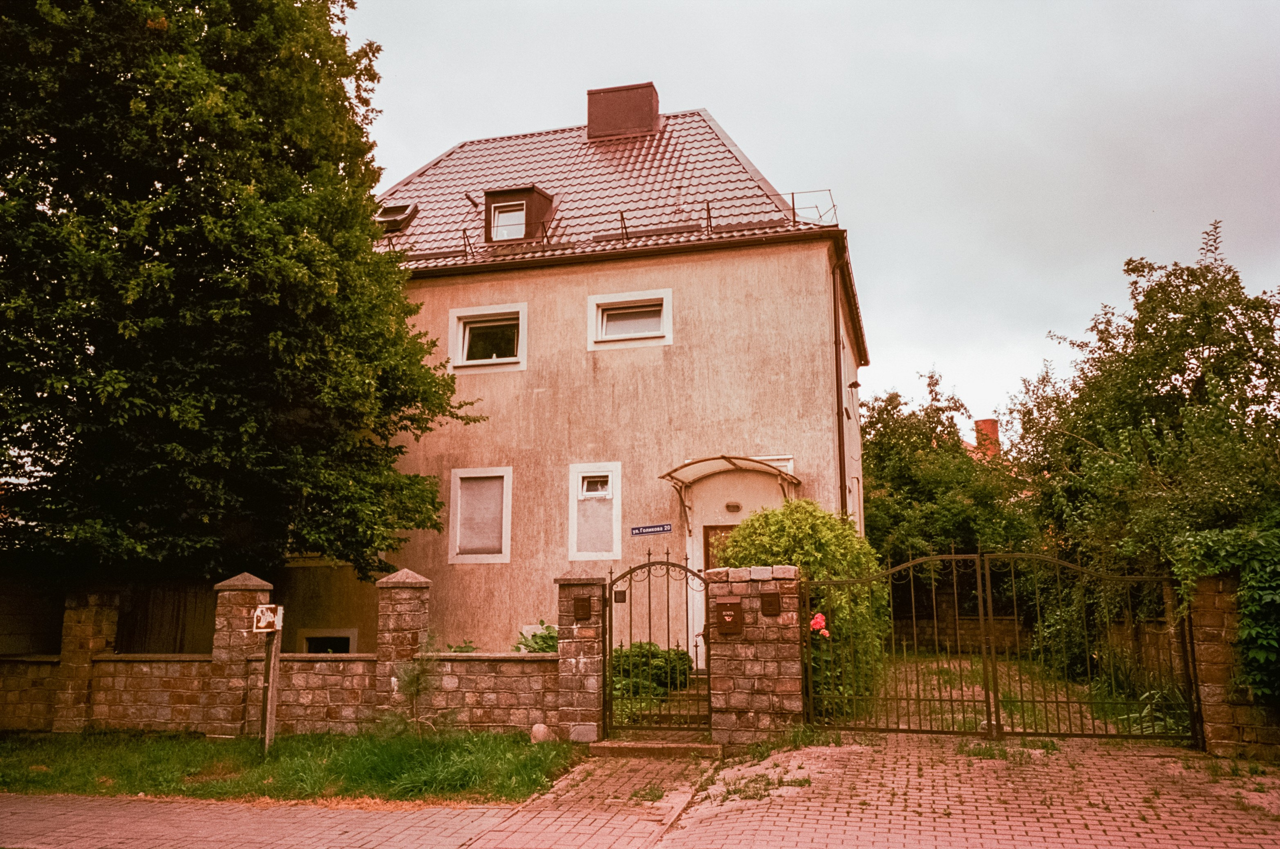 Калининград. Верхнее озеро, Safe Coffee и кафе Толстой. Фотограф-документалист Мария Осокина