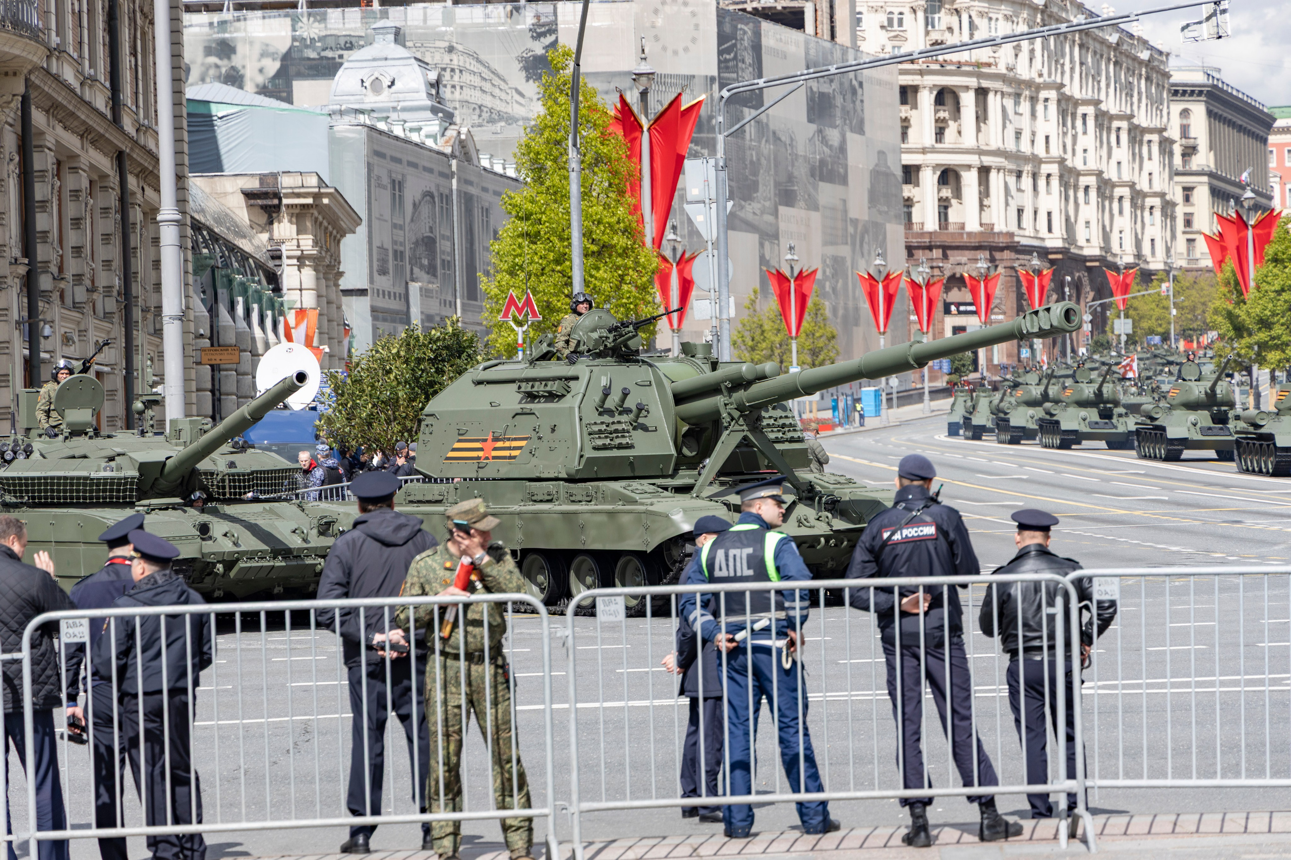 Репетиция парада победы 7 мая 2025 боевая техника. Репортажный, семейный и студийный фотограф в Москве Демин Алексей
