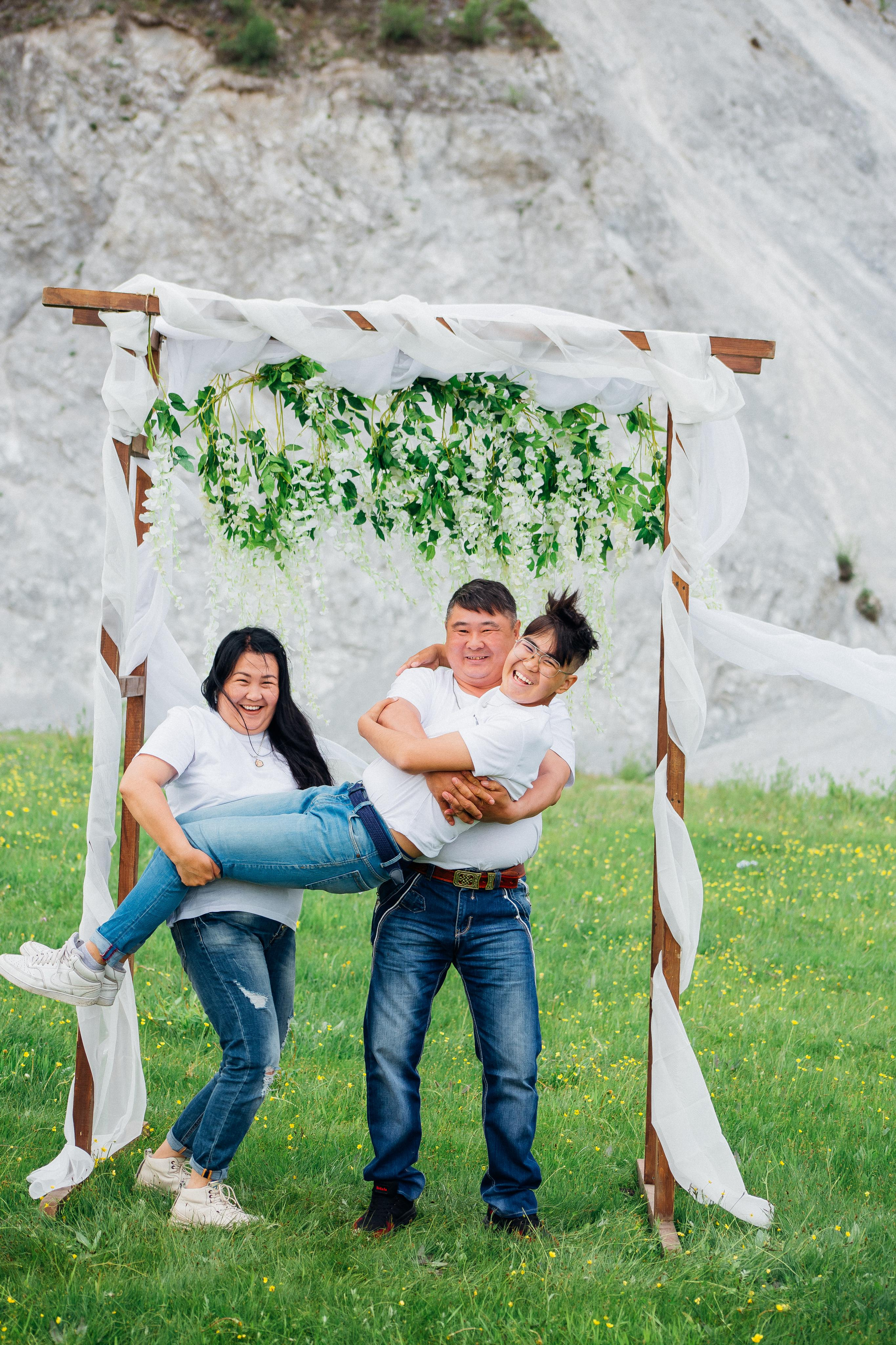 Семейные съемки в с. Багдарин. Июнь 2022. Семейный и детский фотограф в г. Улан-Удэ