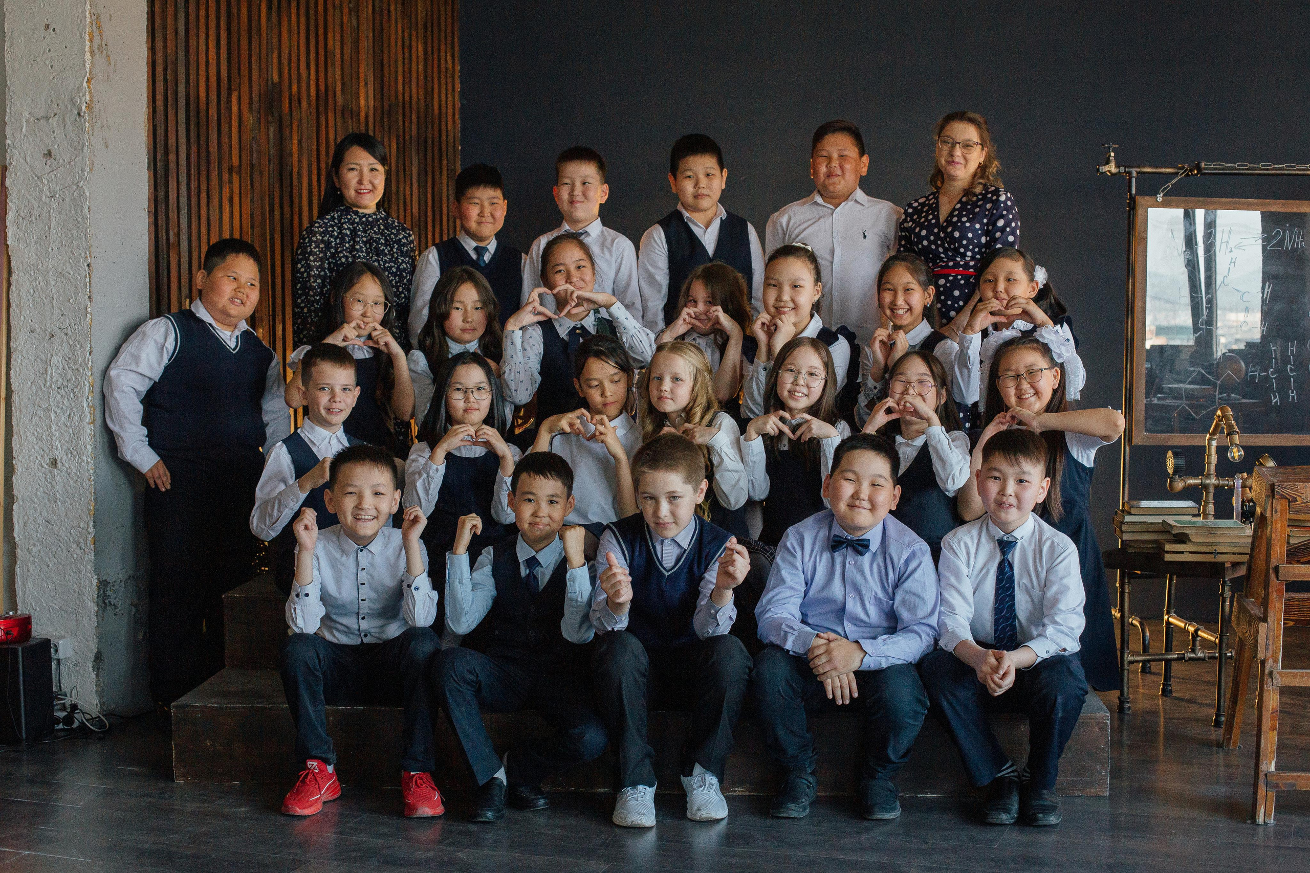 Общее групповое фото класса