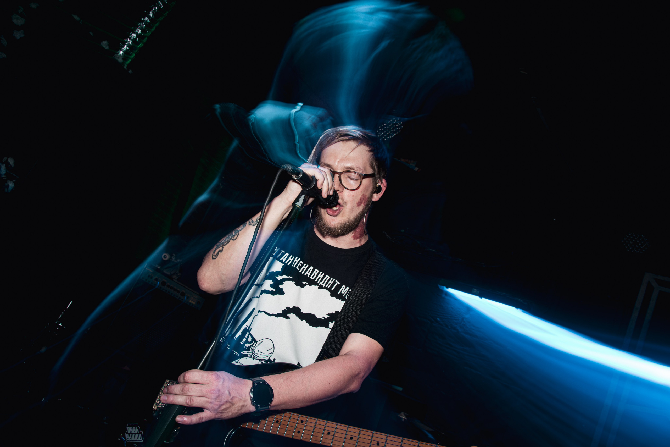 Ютани & о т м е ж & Вещи в картонной коробке 08.08.2025. Репортажный фотограф в Москве Legiodot