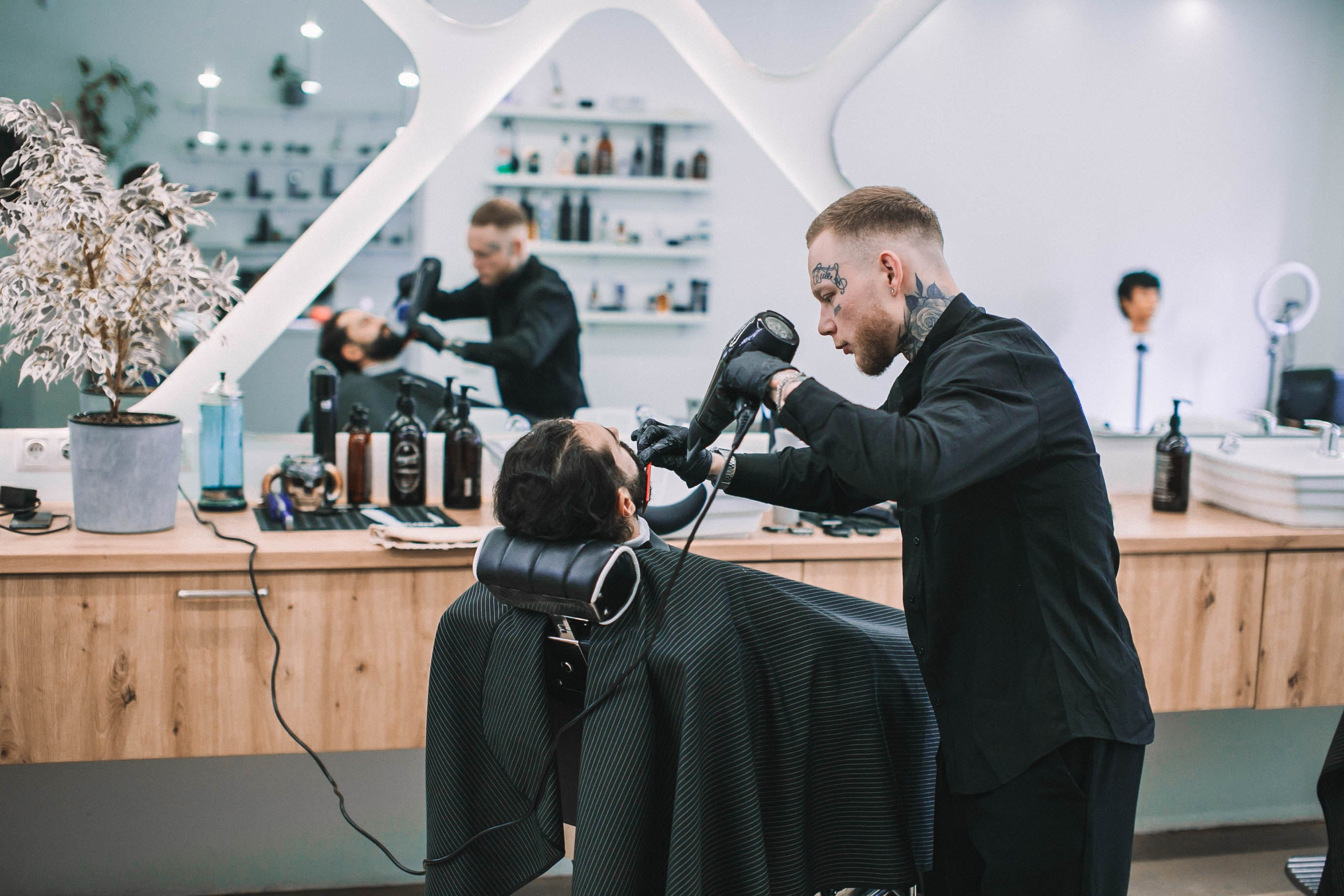 Реклама барбершопа Hardy`s. Главная