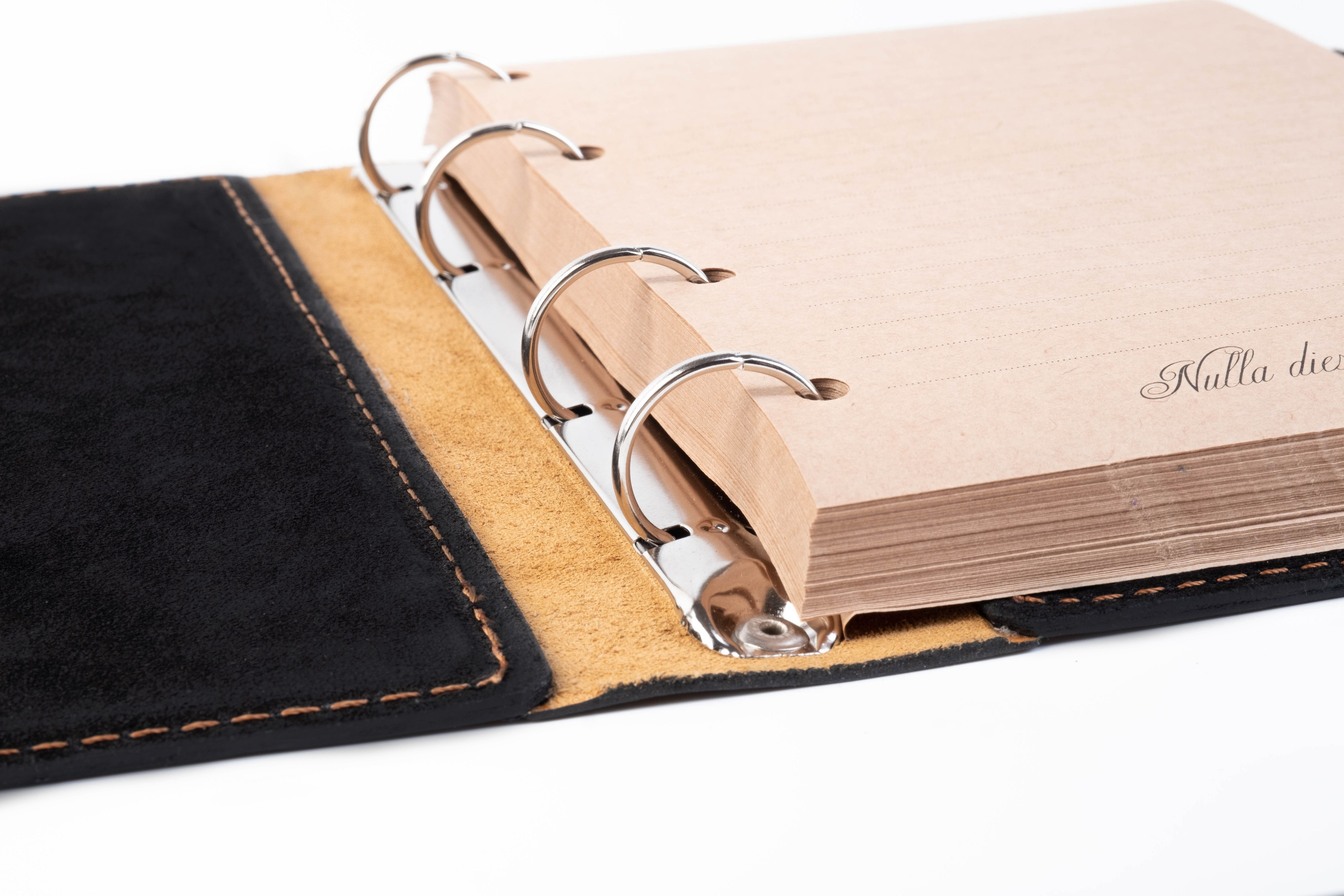 Кожаный блокнот. Иванова Екатерина. Фотограф Омск