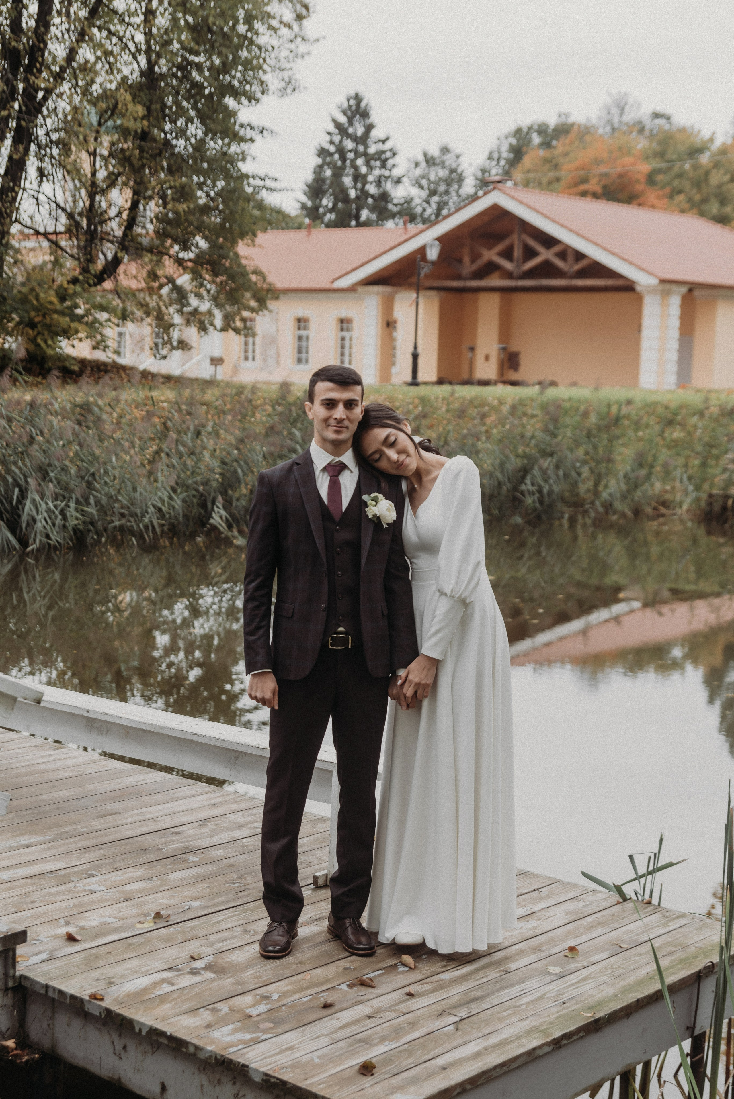 Свадебная фотосессия в Твери в красивой локации в замке в Московской области. Свадебный фотограф в Твери, Москве и Санкт-Петербурге Денисова Екатерина