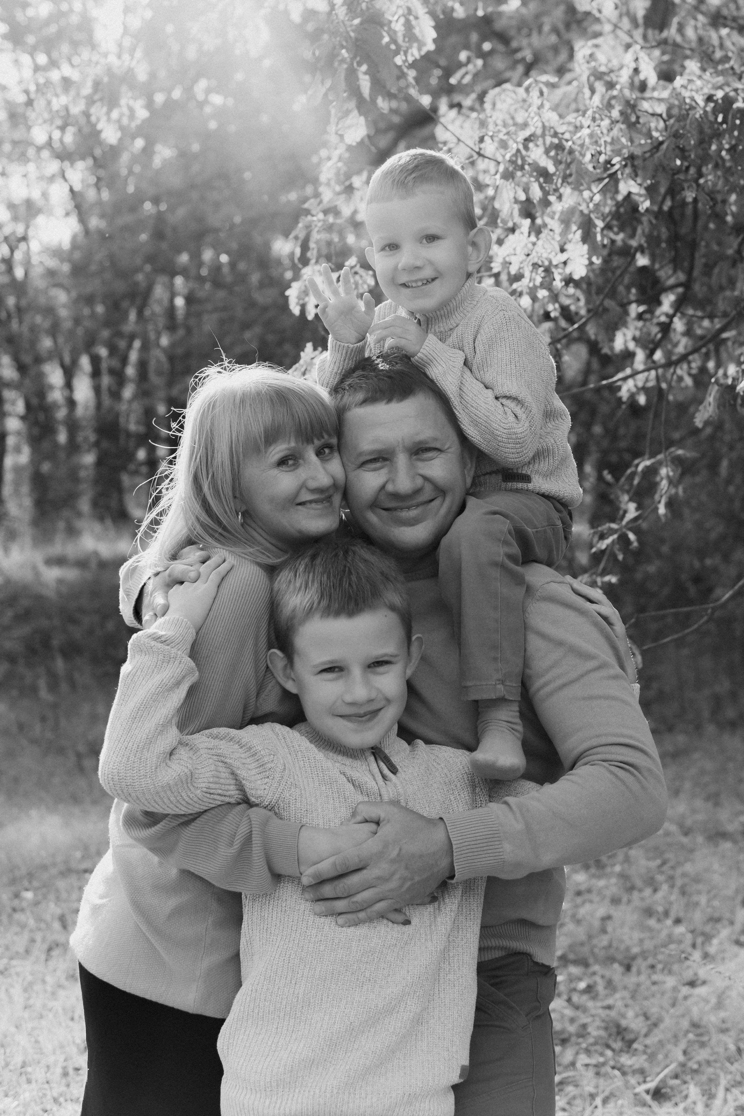 Семейная фотосессия в лесу. Свадебный и семейный фотограф г. Волгоград Биленко Ангелина