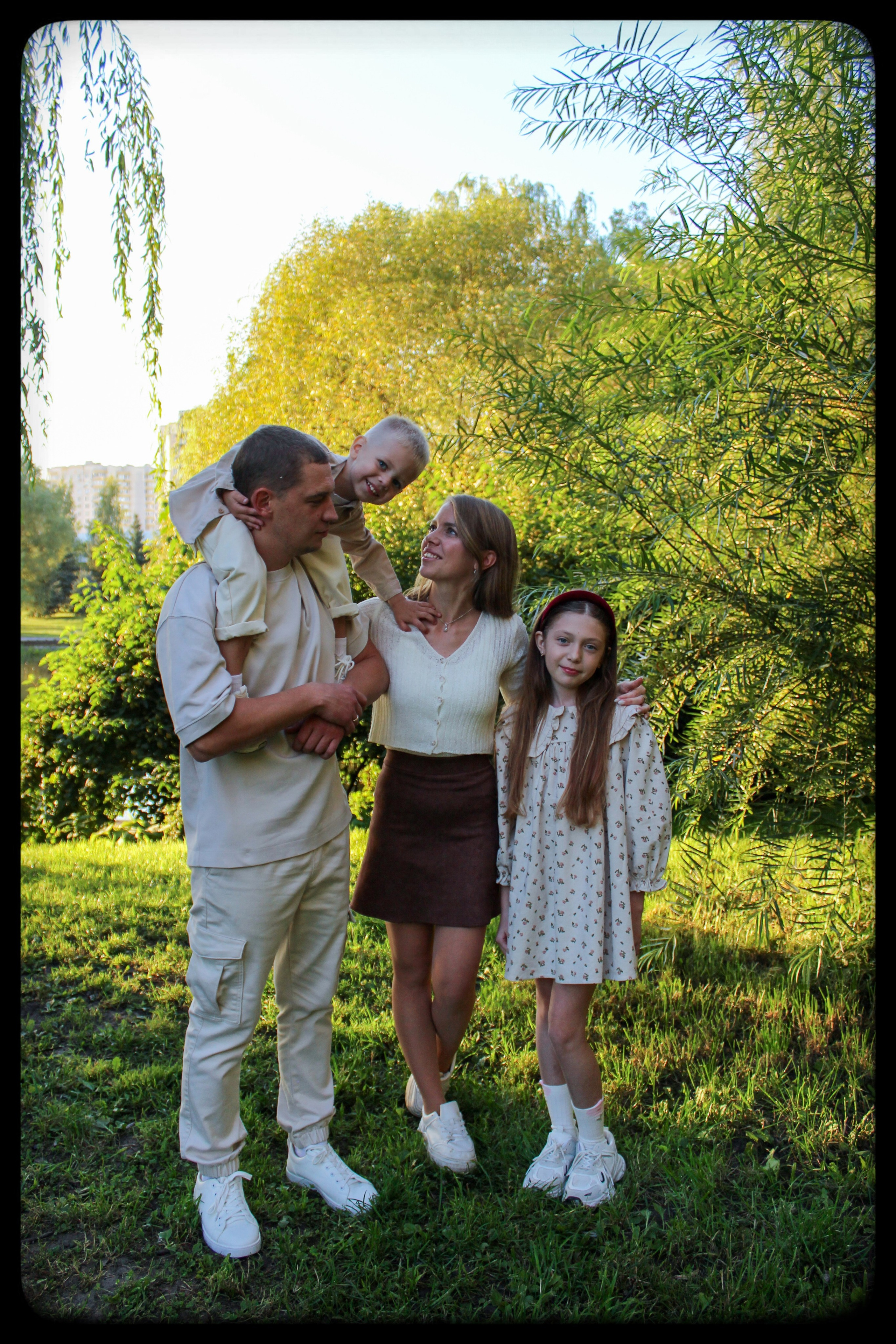 Семейная фотосессия на природе.Фотосессия в парке.Семья. Мария Чашина. Семейный и детский фотограф г. Москва