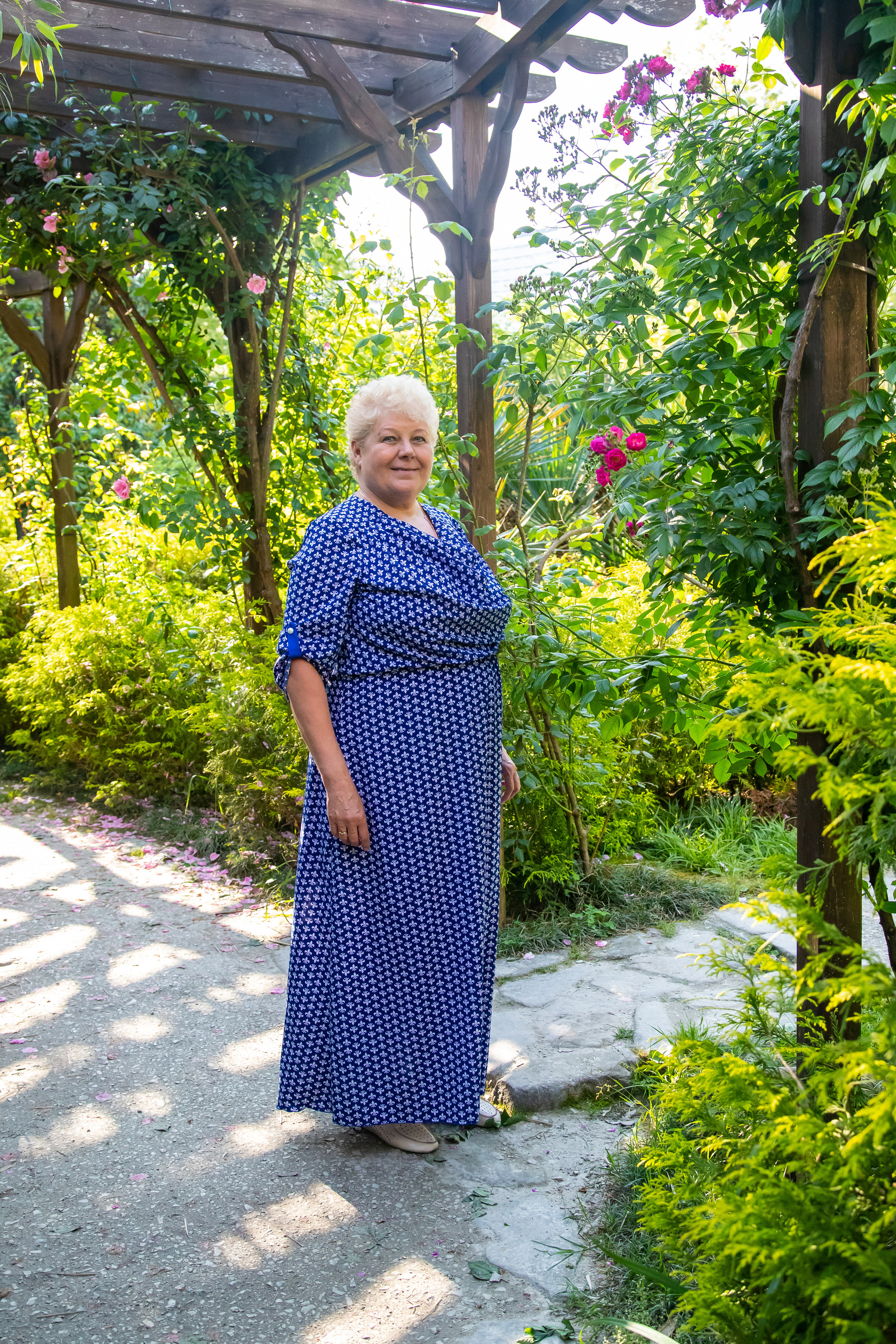 Елена со своей любимой, большой семьёй на сквере за Зимним театром и у моря. Фотограф Сочи, Адлер, Красная Поляна — Вероника Радченко