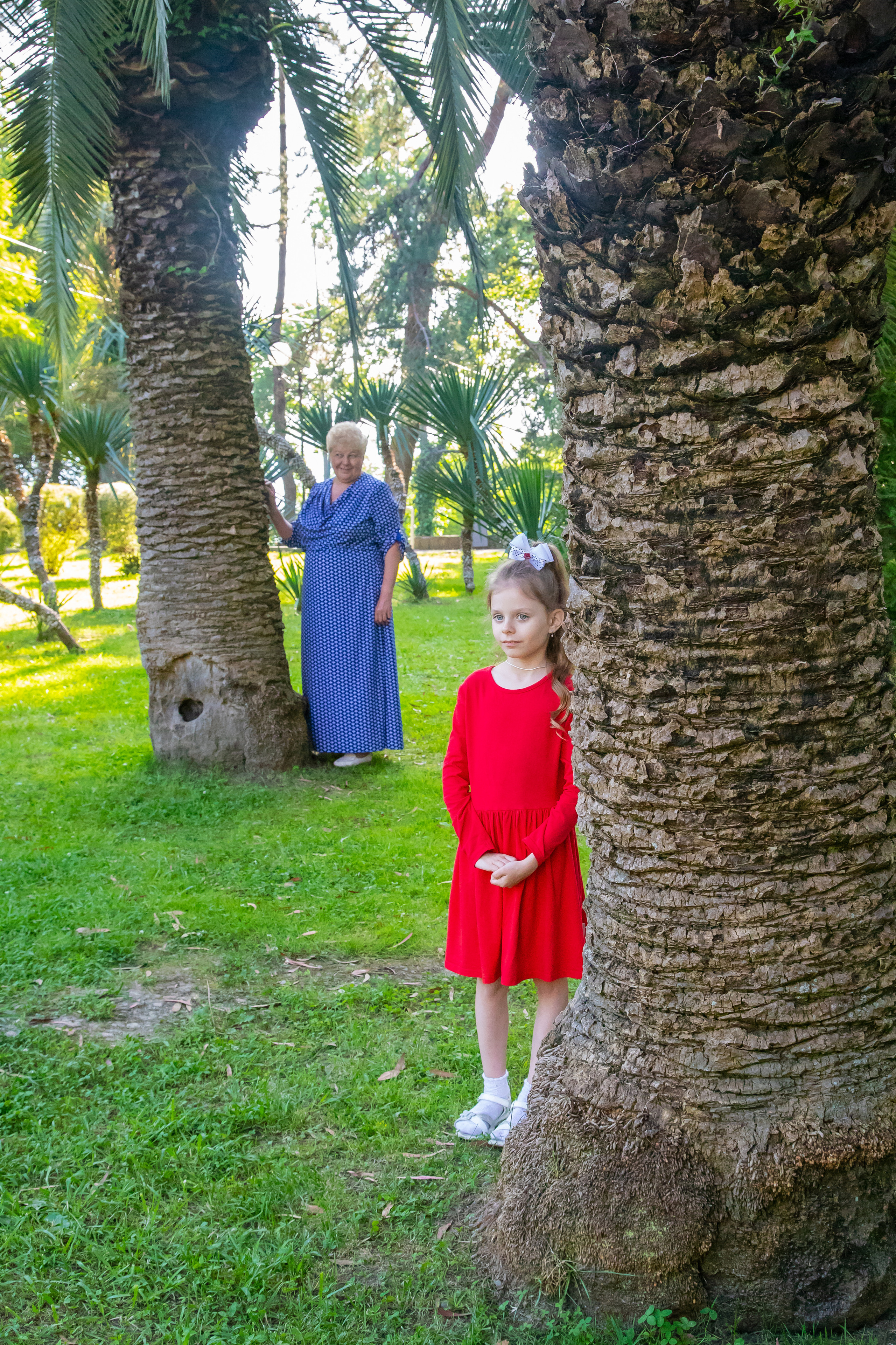 Елена со своей любимой, большой семьёй на сквере за Зимним театром и у моря. Фотограф Сочи, Адлер, Красная Поляна — Вероника Радченко